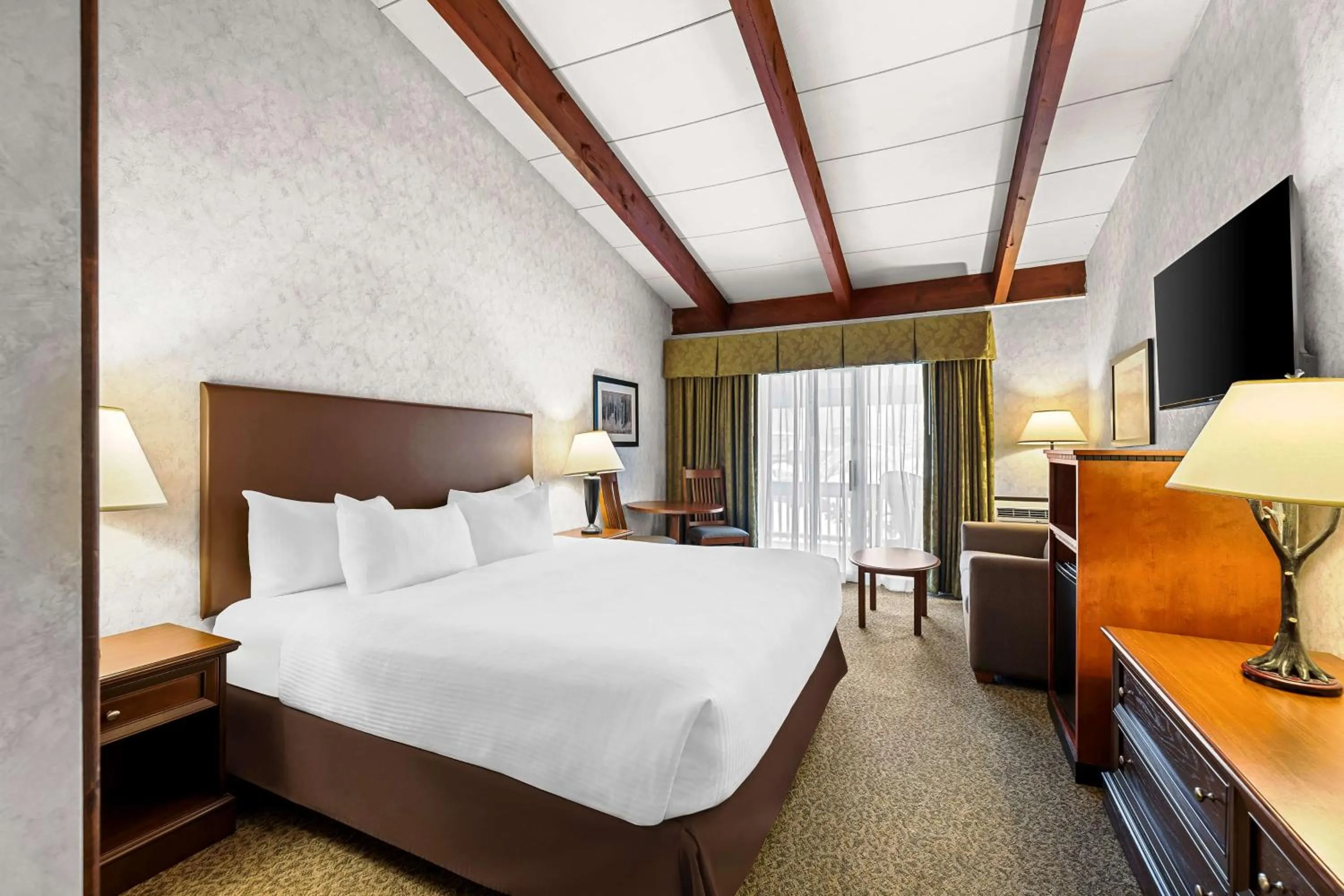 Bedroom, Bed in Best Western Adirondack Inn