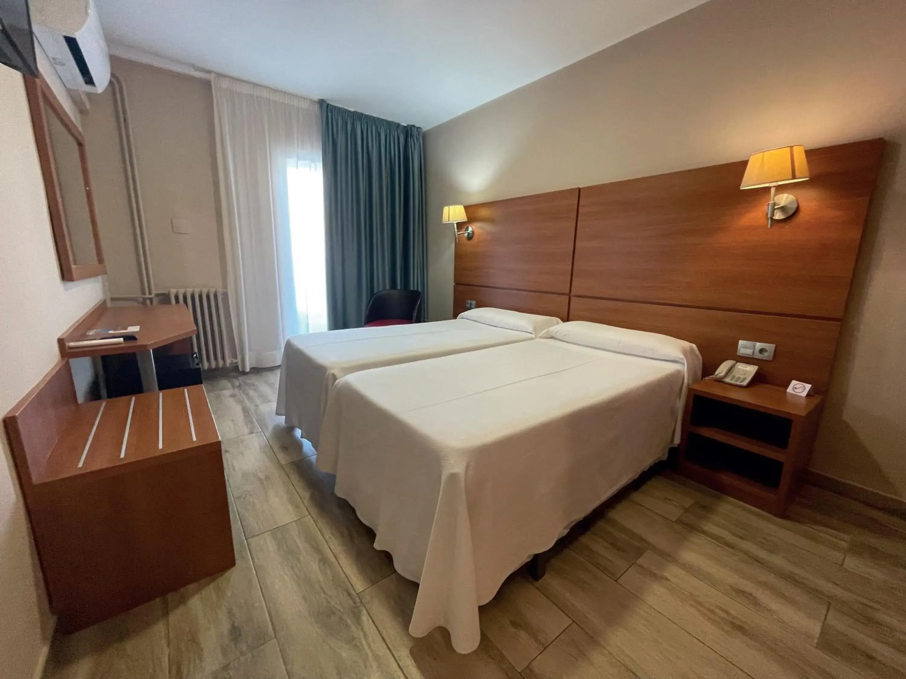 Standard Family Room in Hotel Maria del Mar Standard Family Room in Hotel Maria del Mar