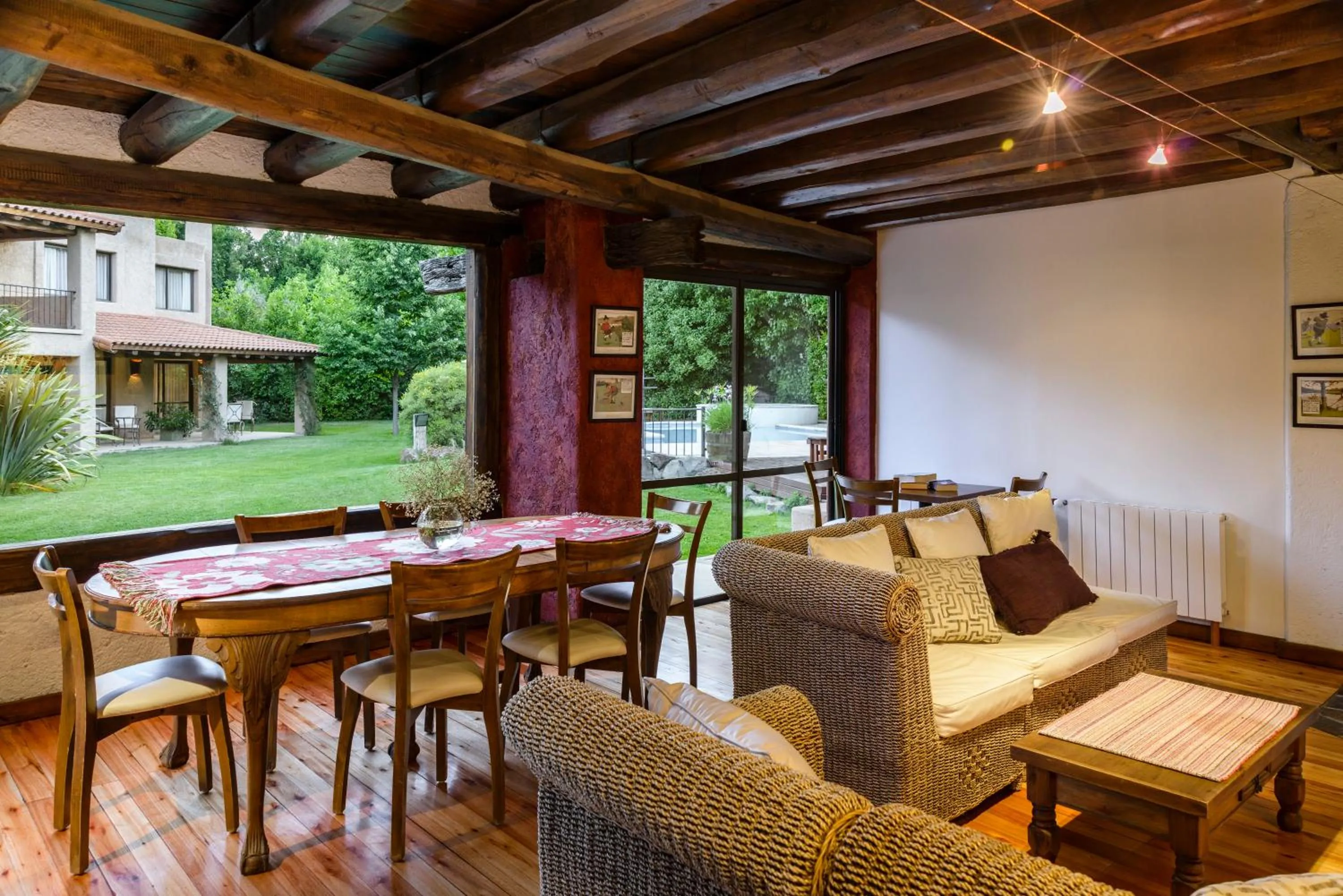 Communal lounge/ TV room in Lares De Chacras