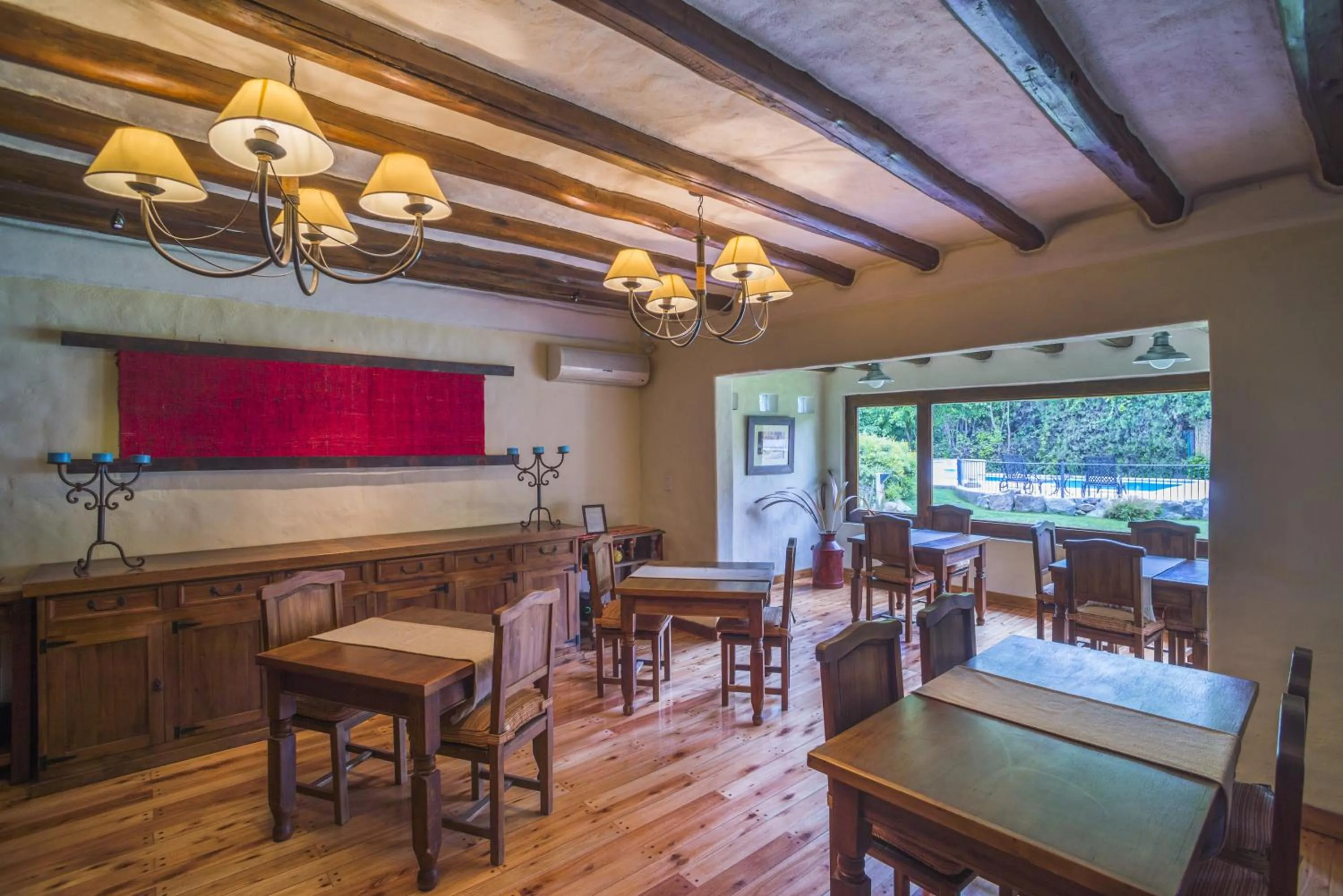 Restaurant/places to eat in Lares De Chacras