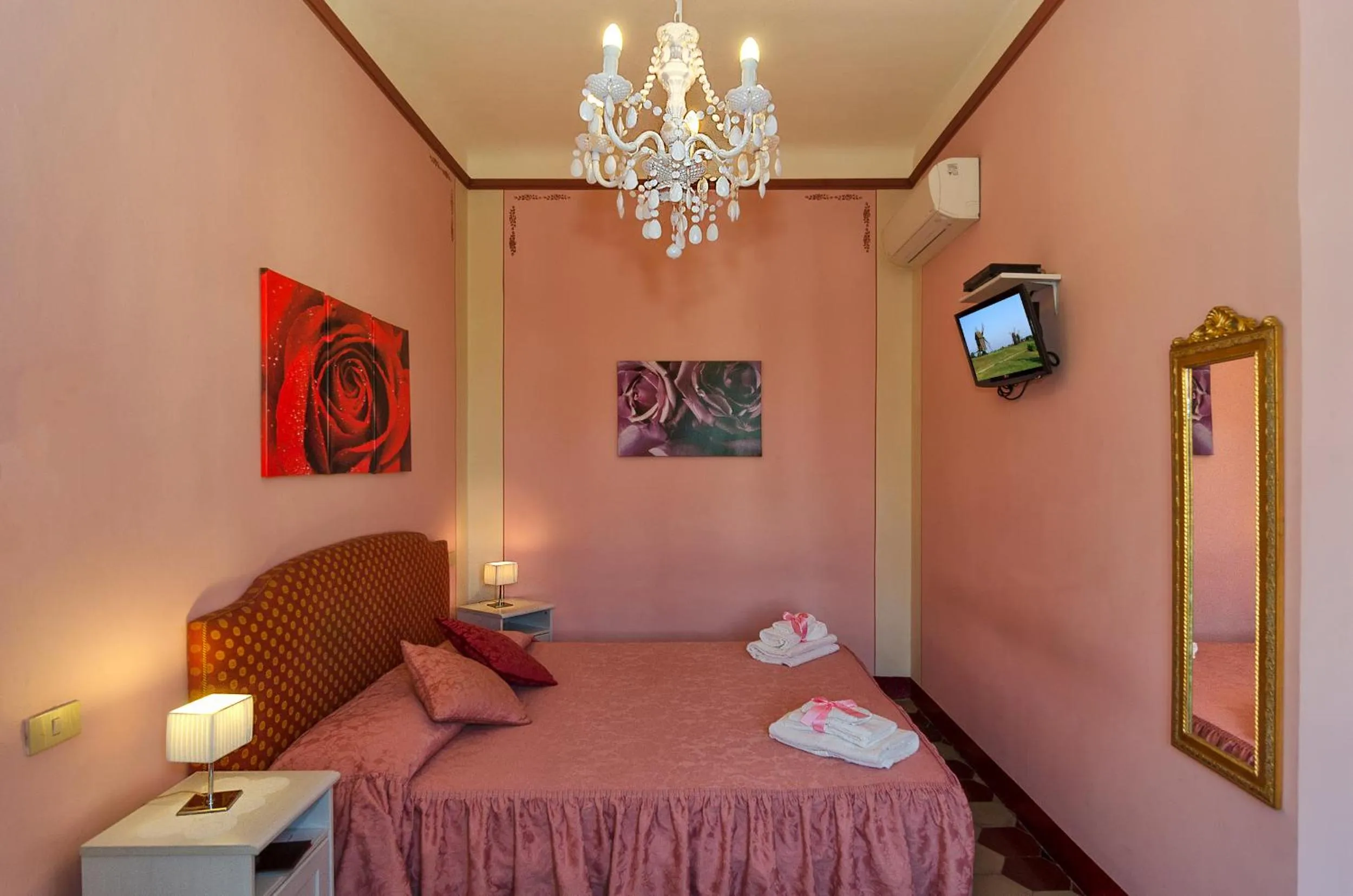 Photo of the whole room, Bed in B&B La Mimosa