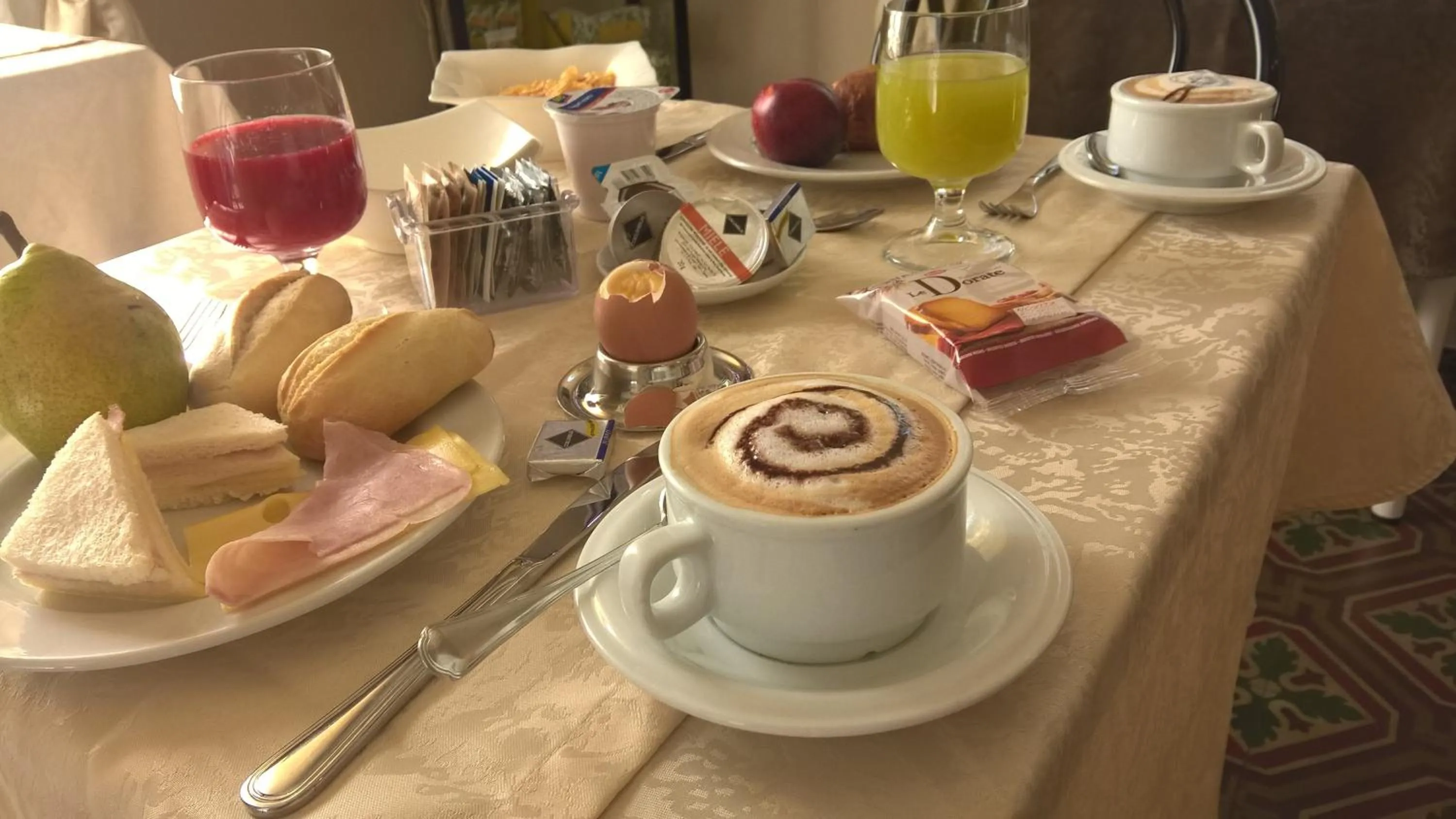 Food and drinks in B&B La Mimosa