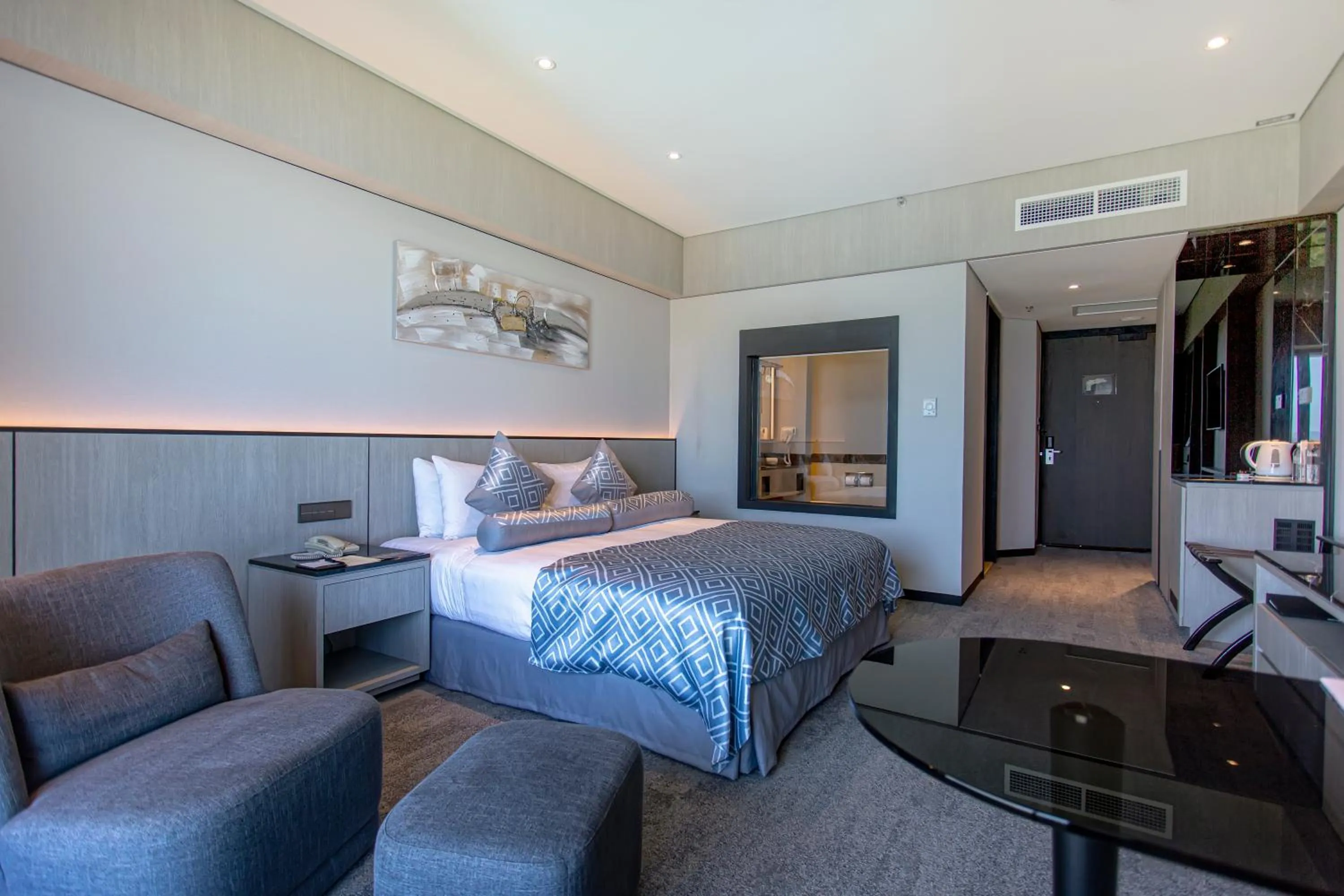 Bedroom, Bed in The Pacific Sutera Hotel