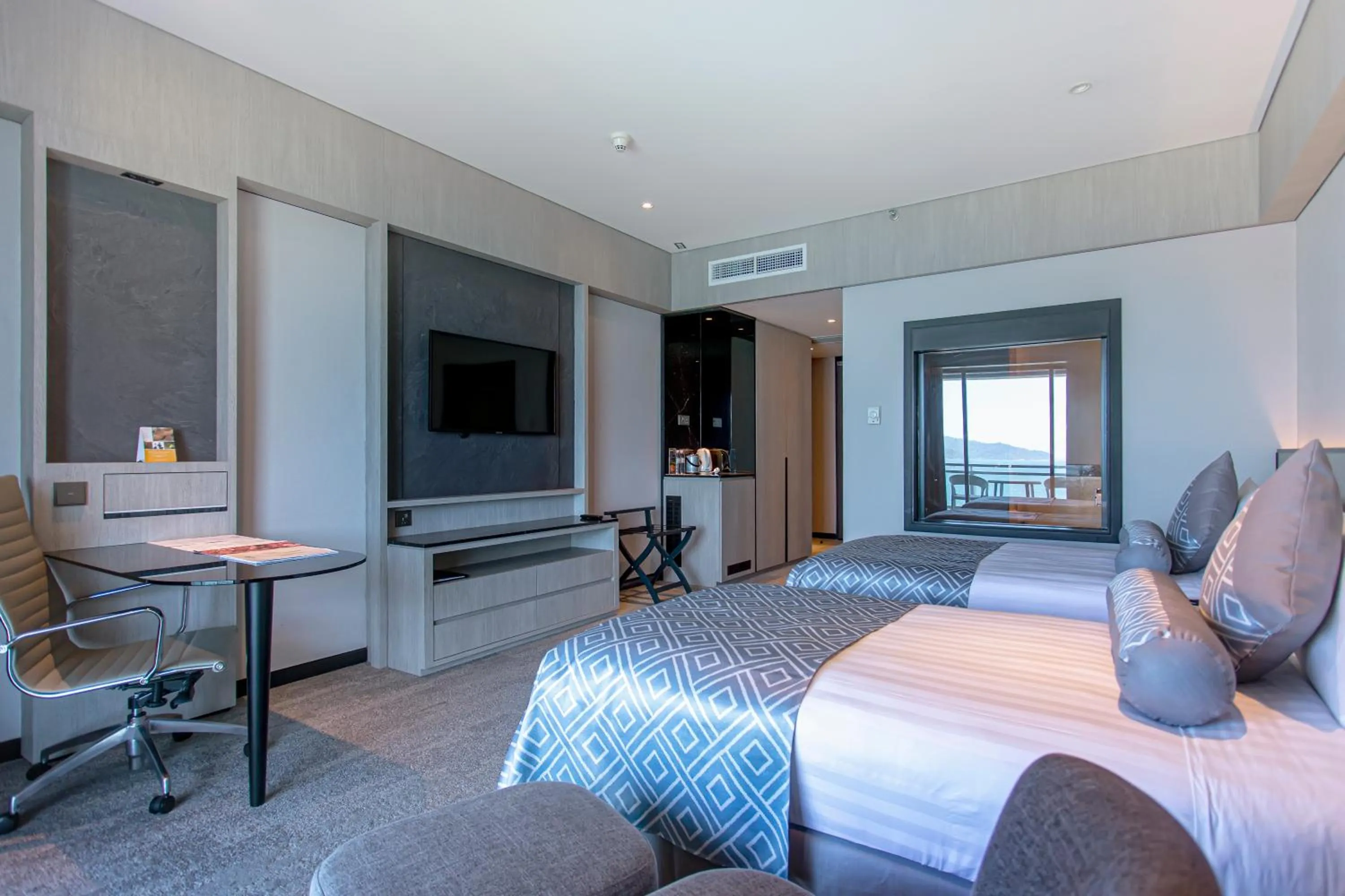 Bedroom, Bed in The Pacific Sutera Hotel