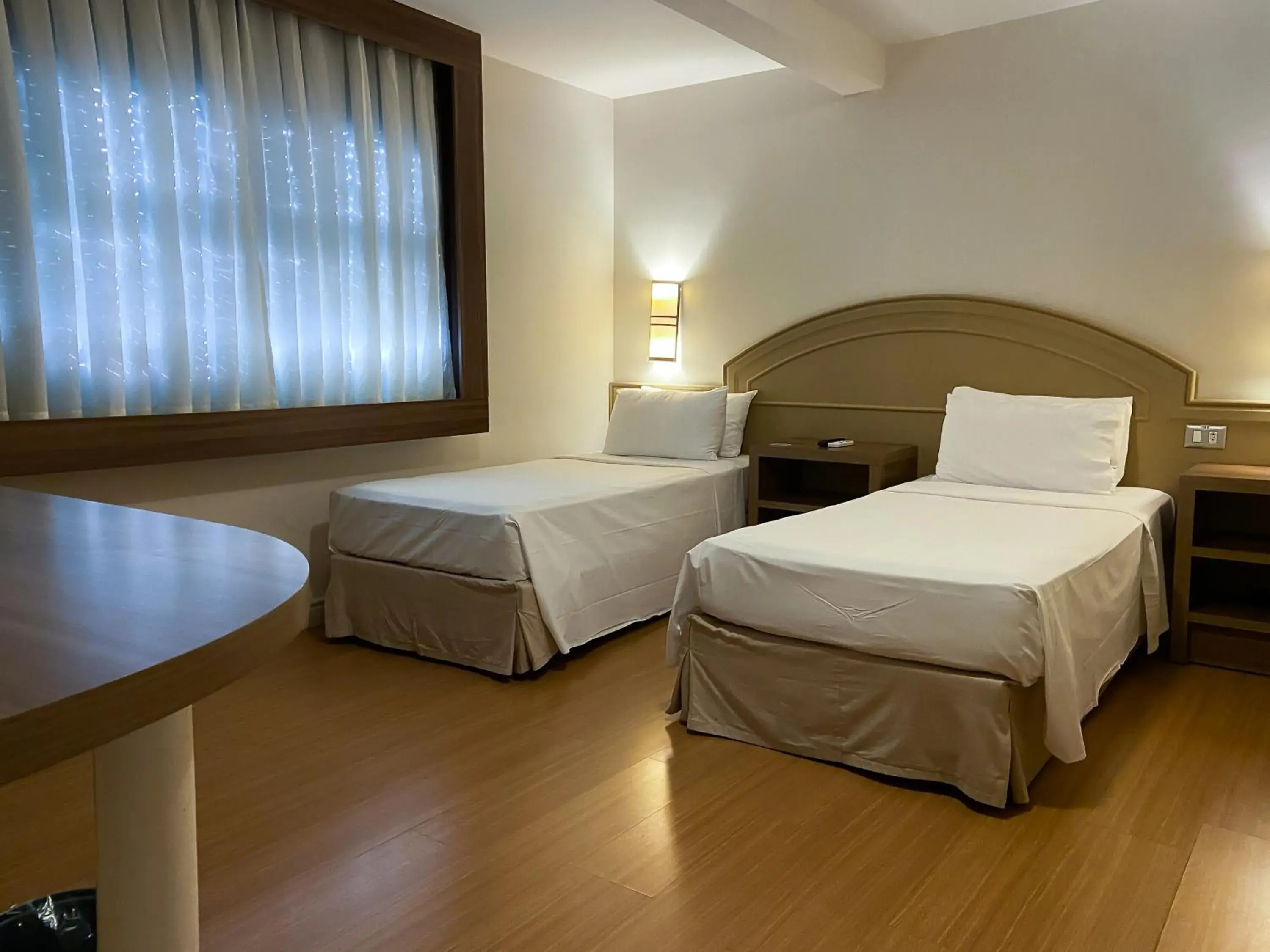 Standard Double Room - single occupancy in Master Porto Alegre Hotel - Av Carlos Gomes, Próximo ao Consulado Americano Standard Double Room - single occupancy in Master Porto Alegre Hotel - Av Carlos Gomes, Próximo ao Consulado Americano