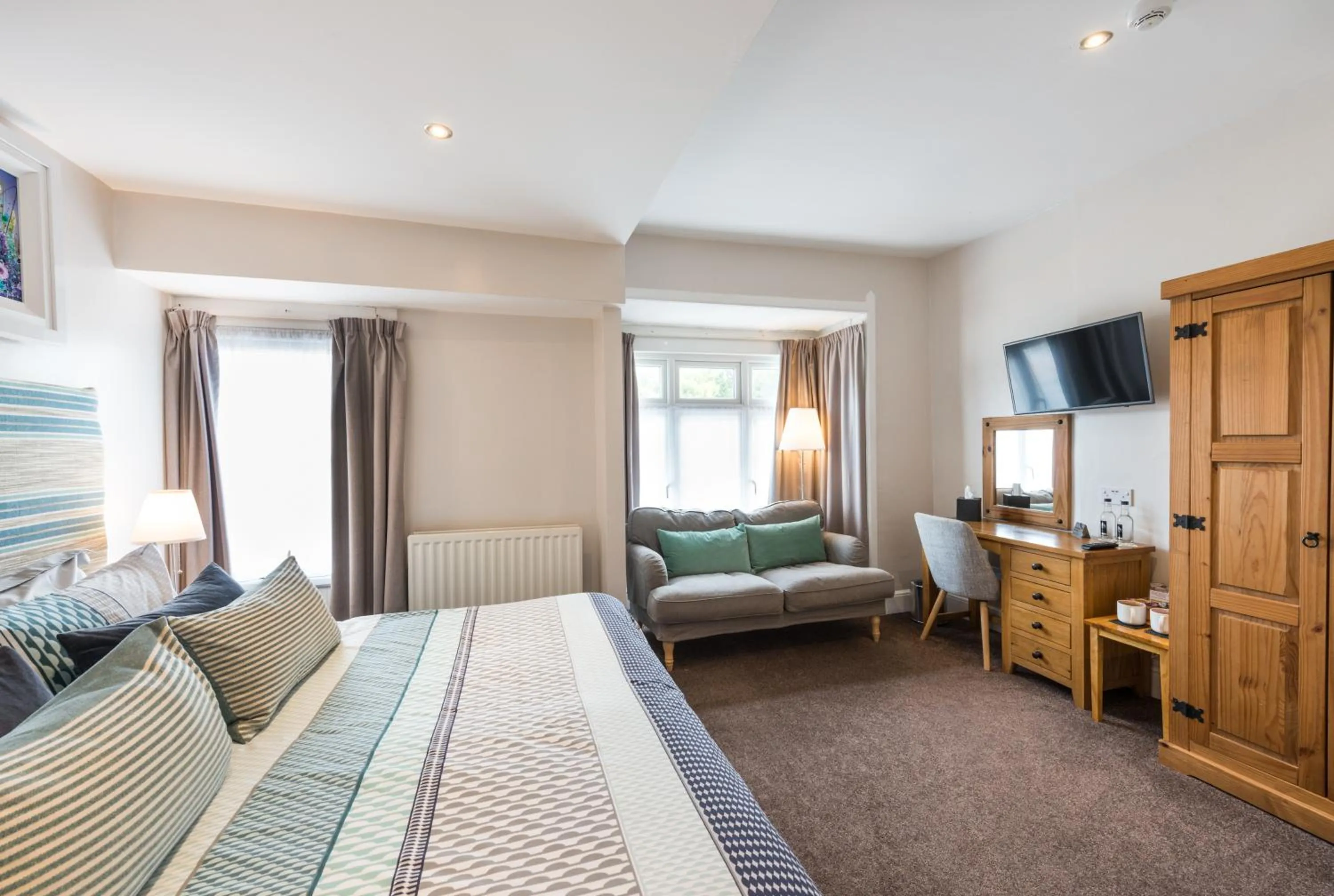 Bedroom, Bed in Tudor Lodge