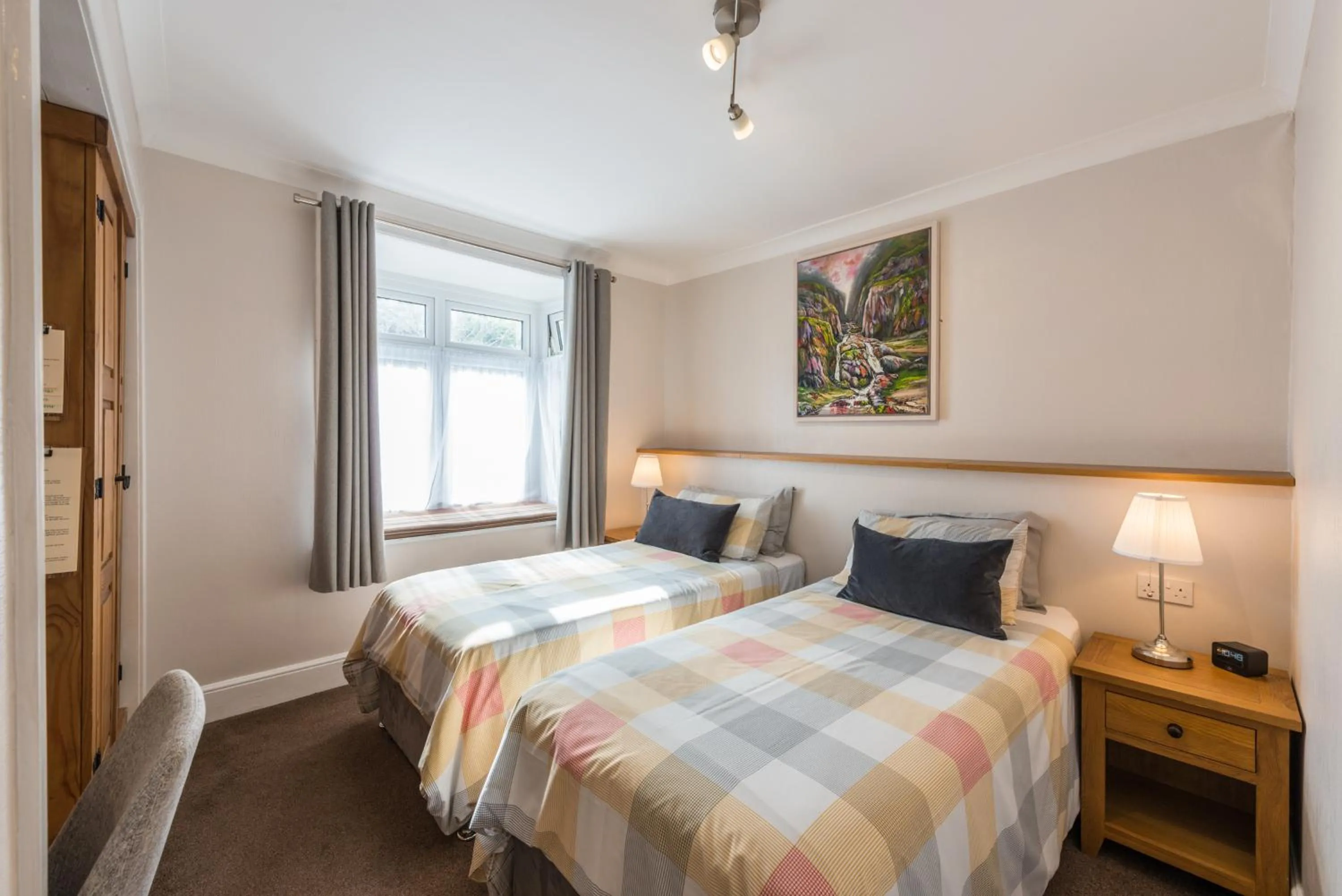 Bedroom, Bed in Tudor Lodge