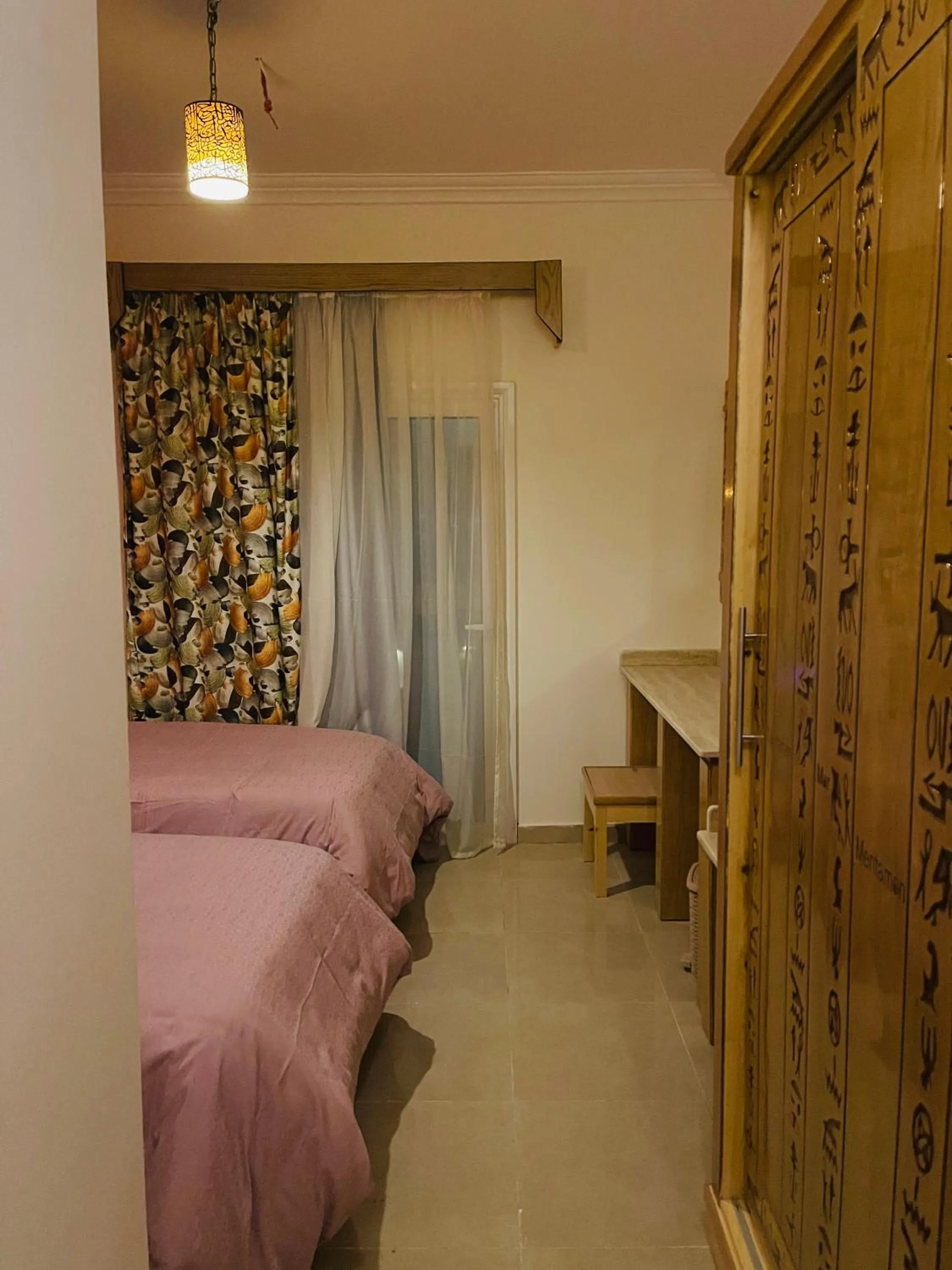 Bedroom, Bed in Jewel Howard Carter Hotel