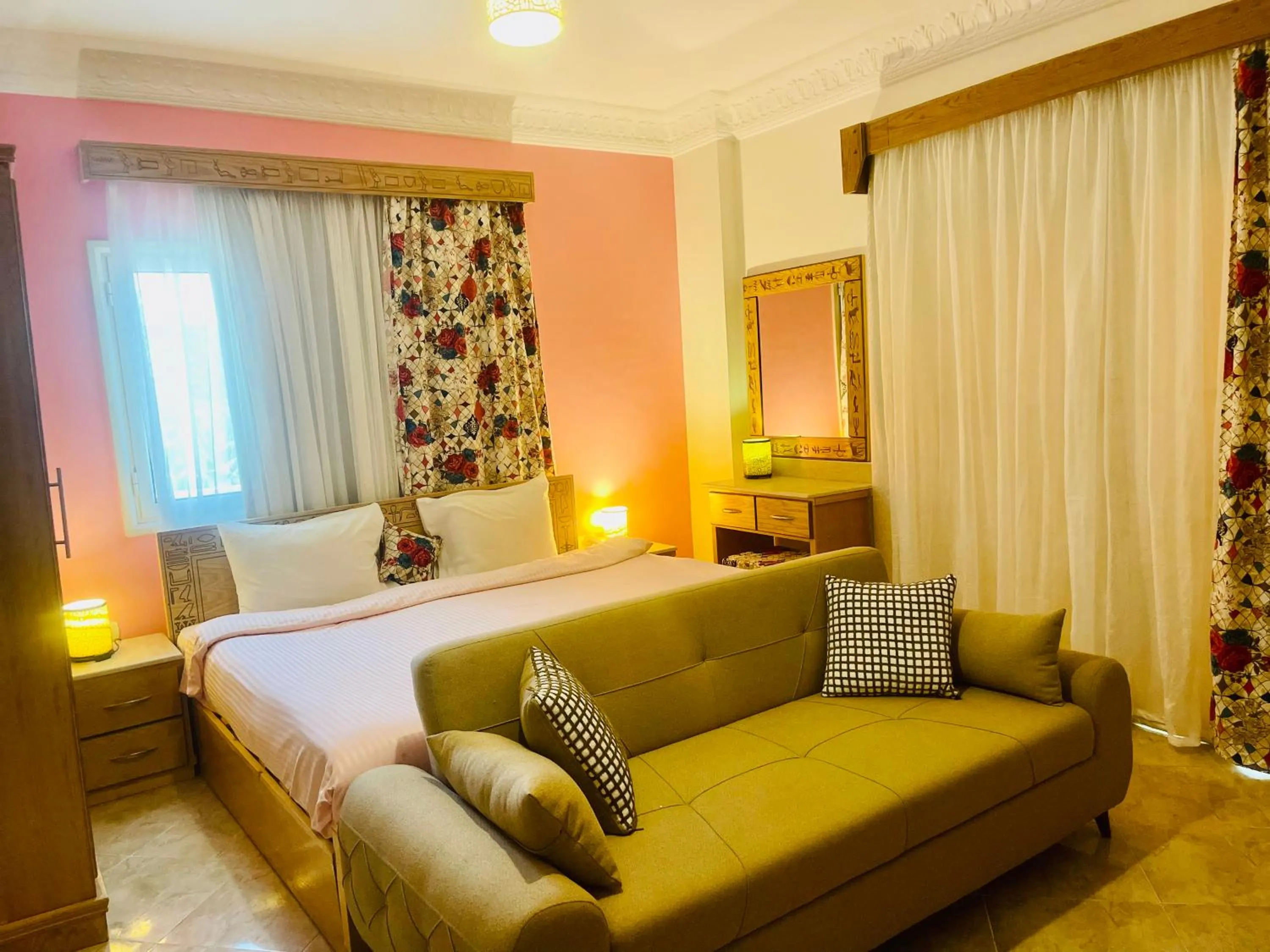 Photo of the whole room, Bed in Jewel Howard Carter Hotel