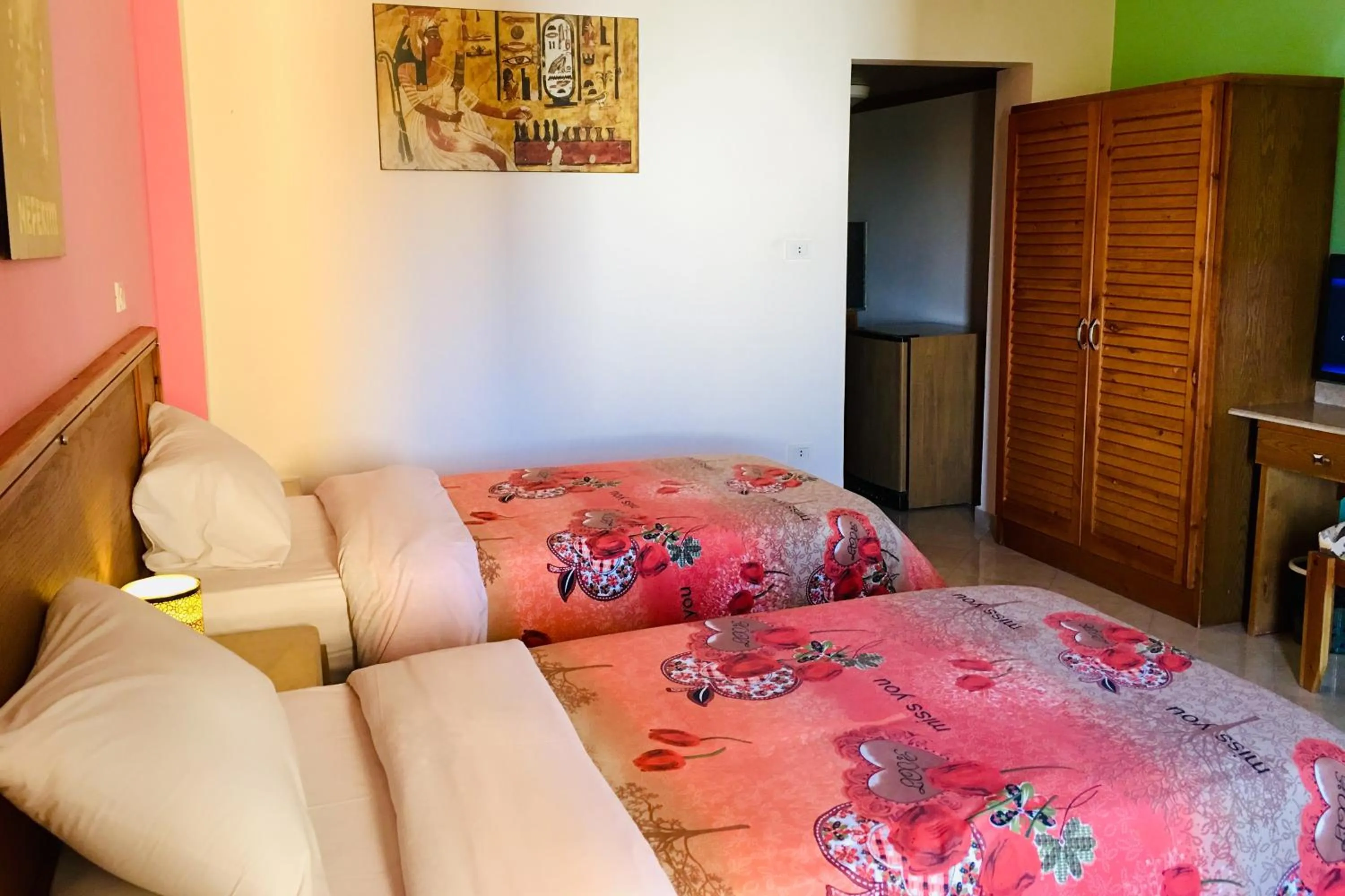 Bedroom, Bed in Jewel Howard Carter Hotel