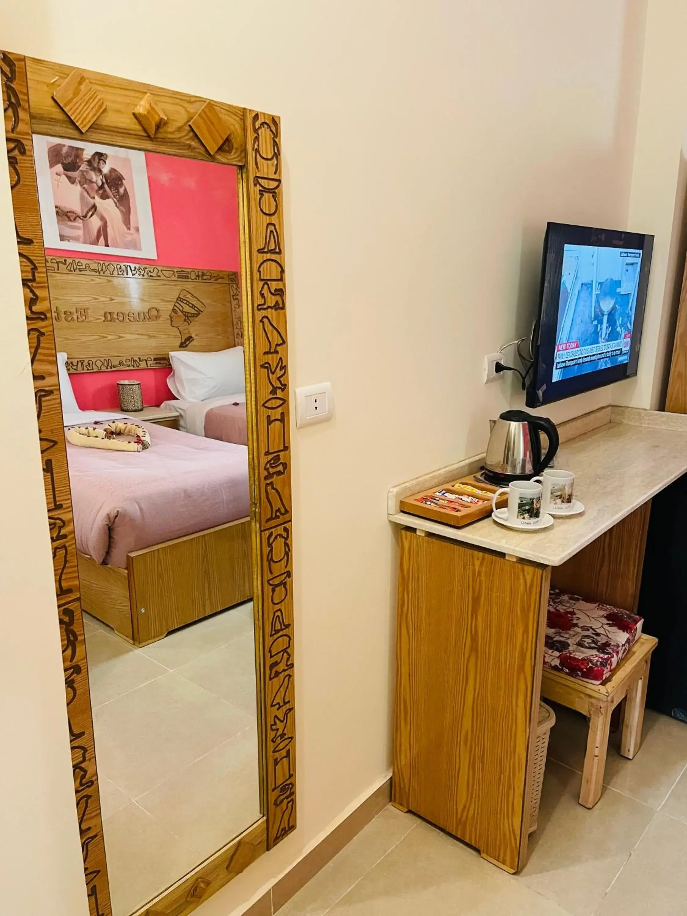 Deluxe Double or Twin Room with Garden View - single occupancy in Jewel Howard Carter Hotel Deluxe Double or Twin Room with Garden View - single occupancy in Jewel Howard Carter Hotel