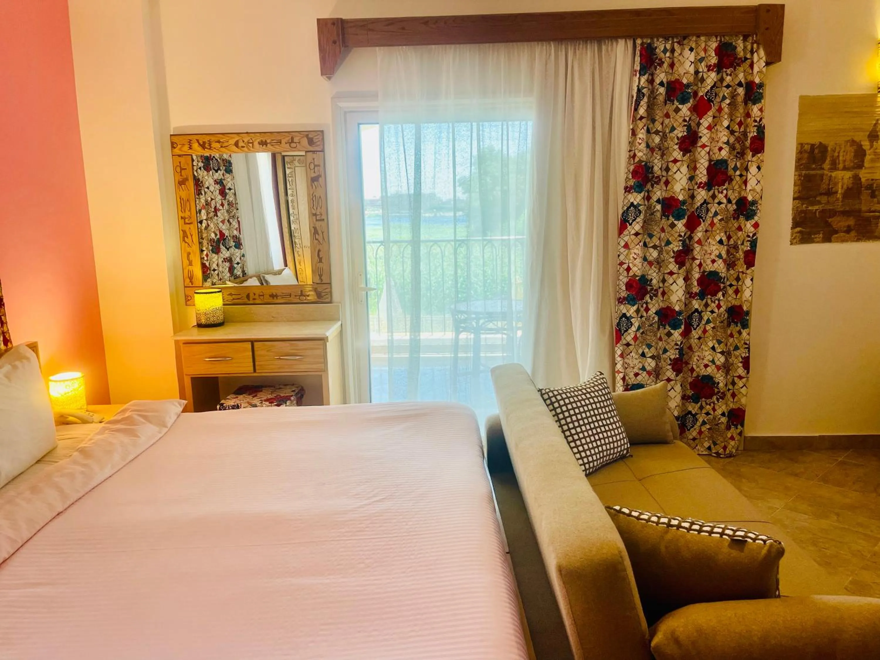 Bed in Jewel Howard Carter Hotel