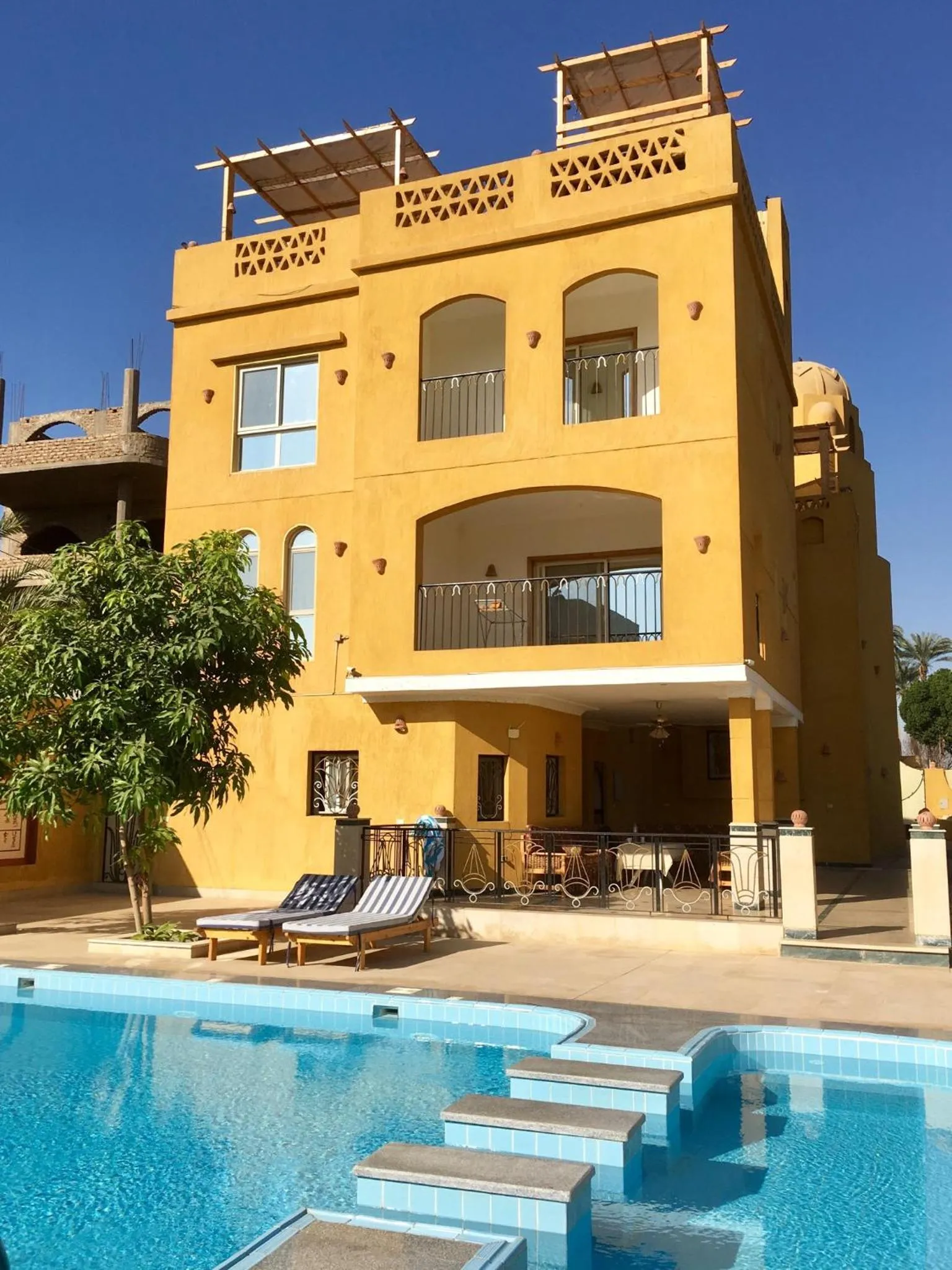 Swimming pool in Jewel Howard Carter Hotel