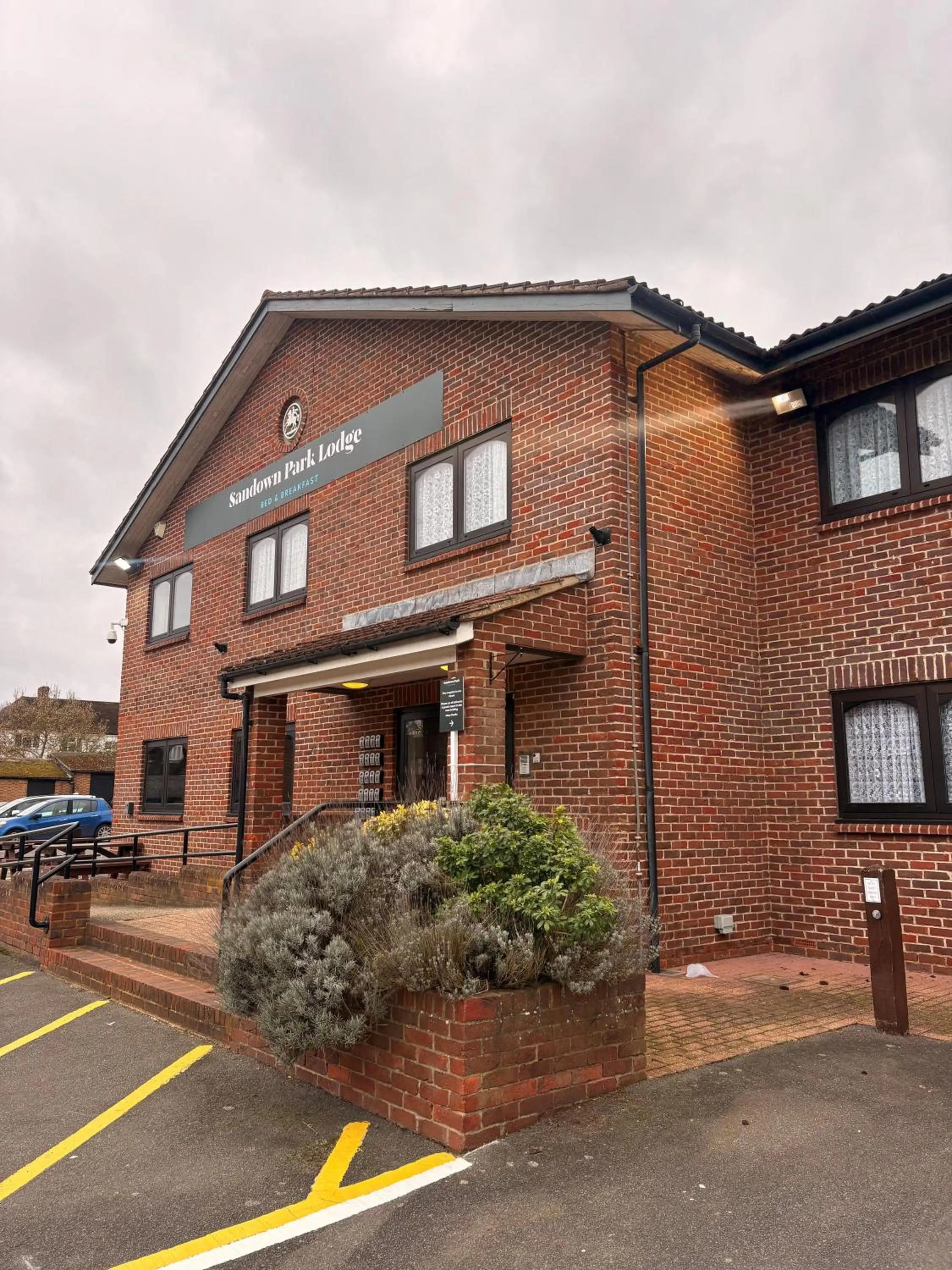 Property building in Sandown Park Lodge