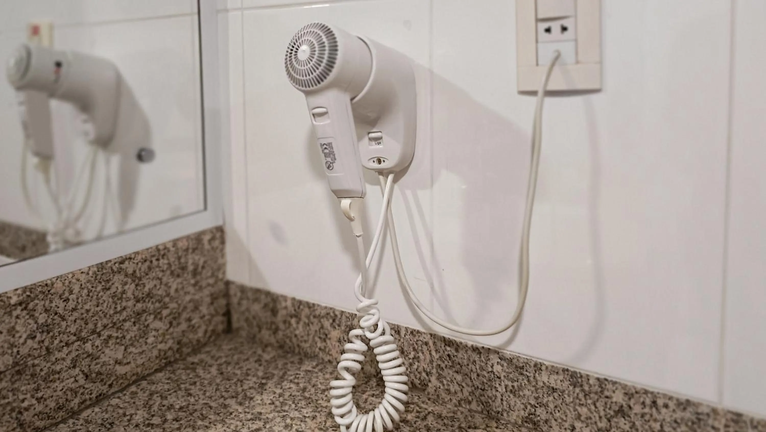 hair dryier in Reymar Hotel Maceió