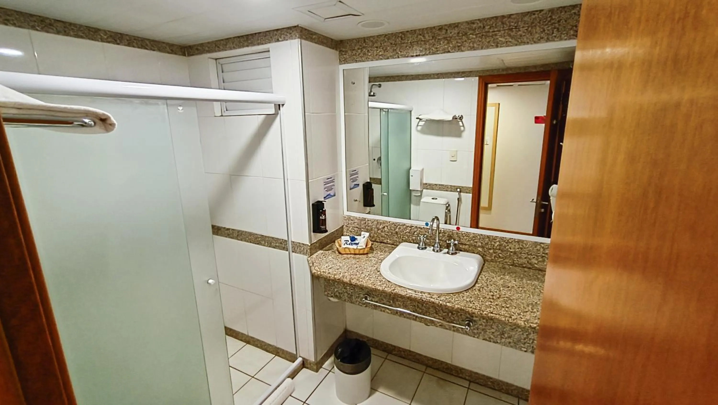Bathroom in Reymar Hotel Maceió