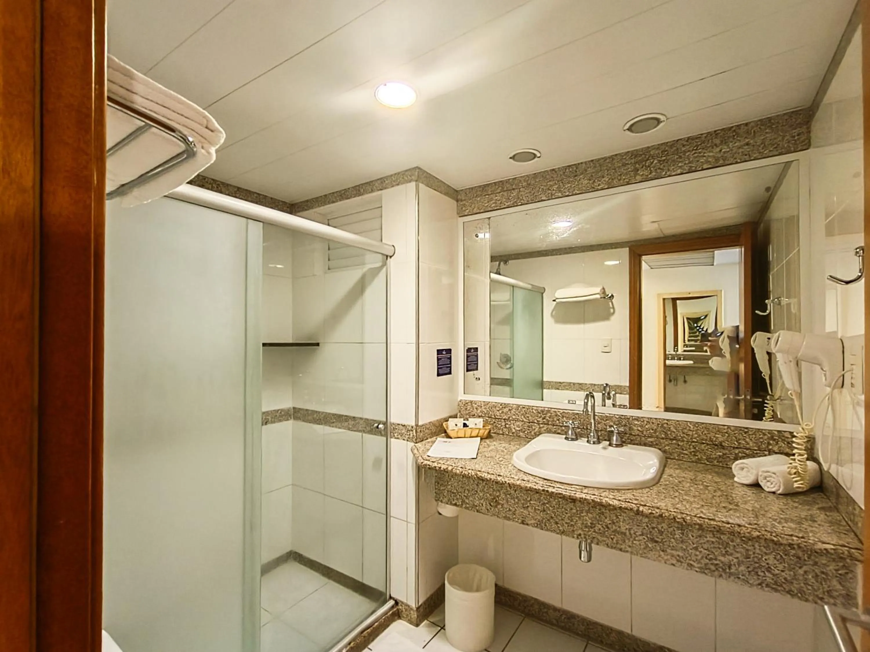 Bathroom in Reymar Hotel Maceió