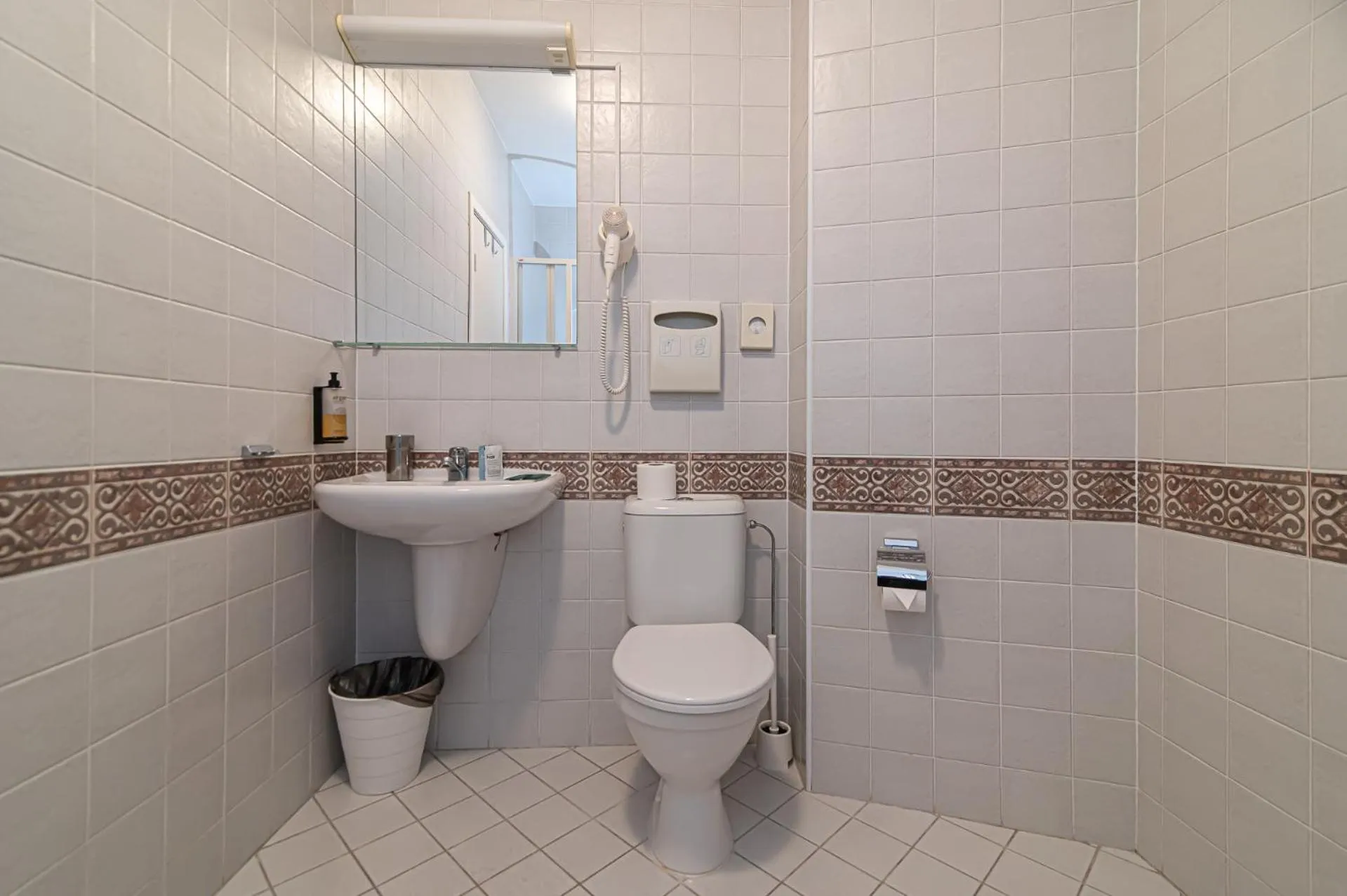 Toilet in Domus Maria