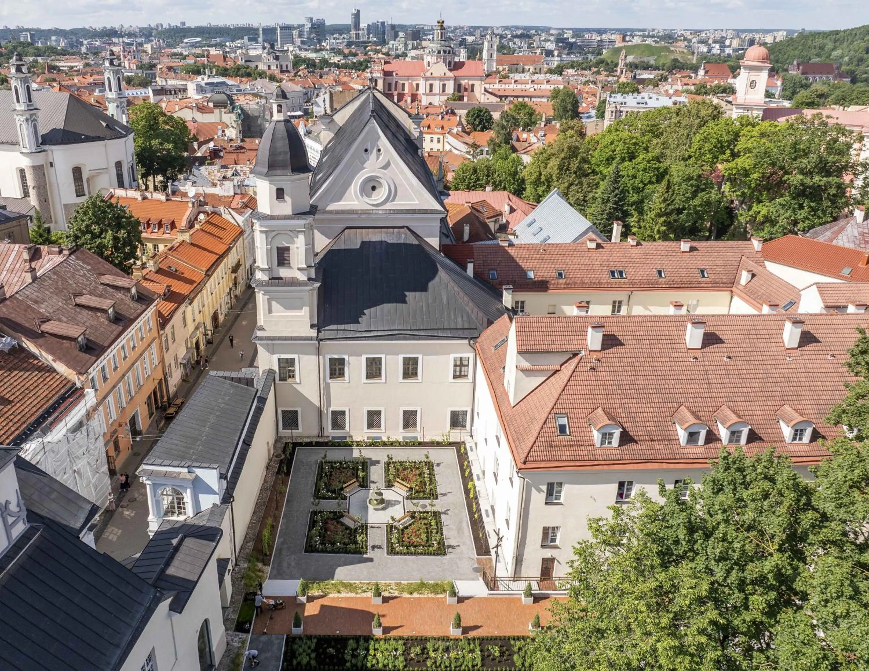 Property building in Domus Maria