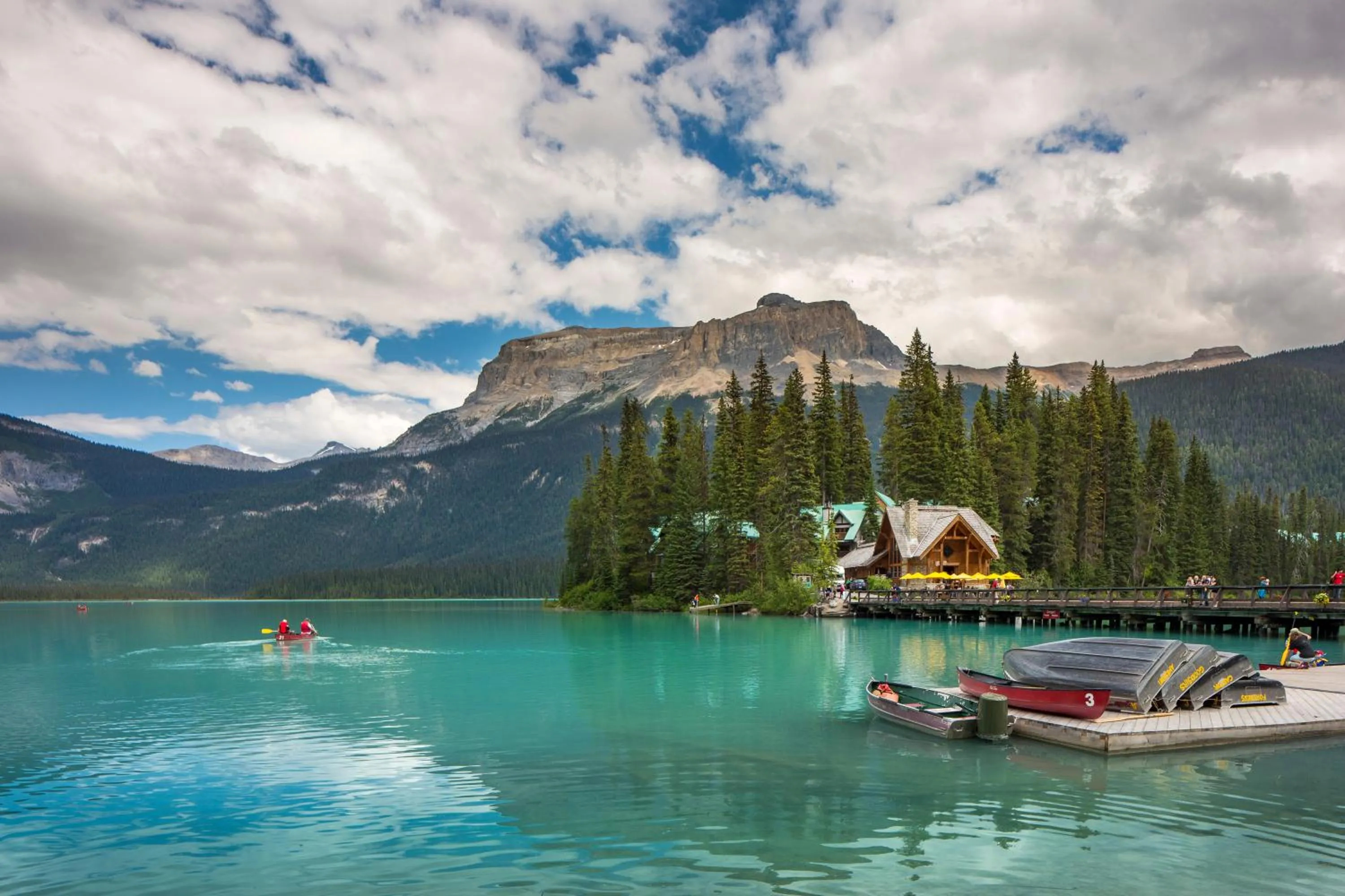 Day in Emerald Lake Lodge
