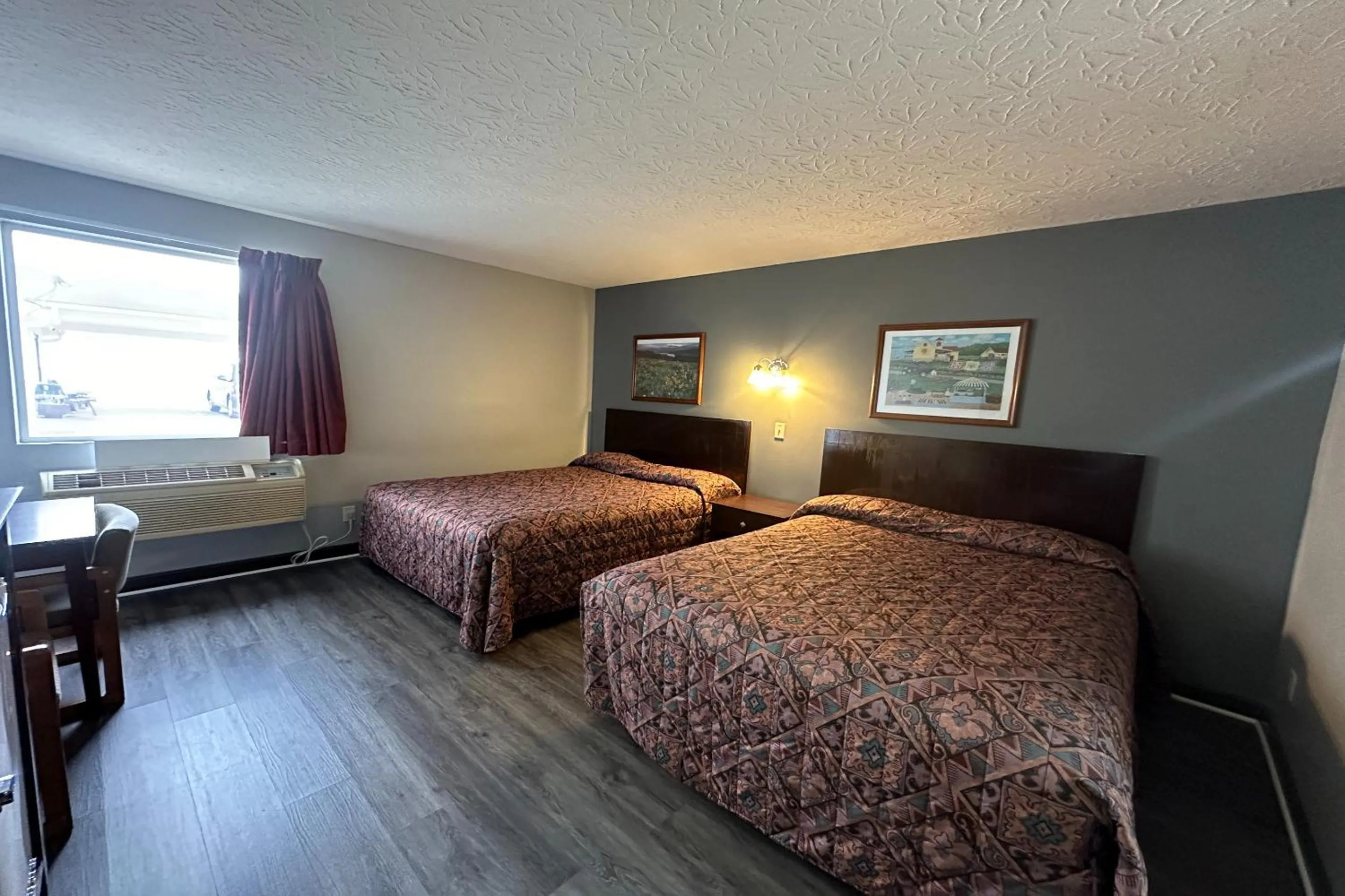 Bedroom, Bed in Fairway Inn Florence Indiana