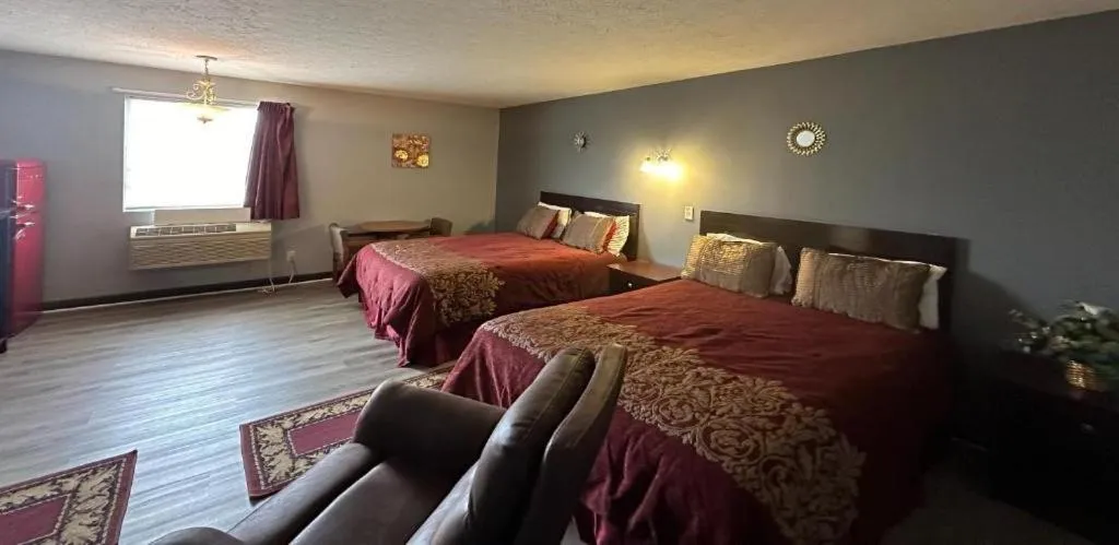 Bed in Fairway Inn Florence Indiana