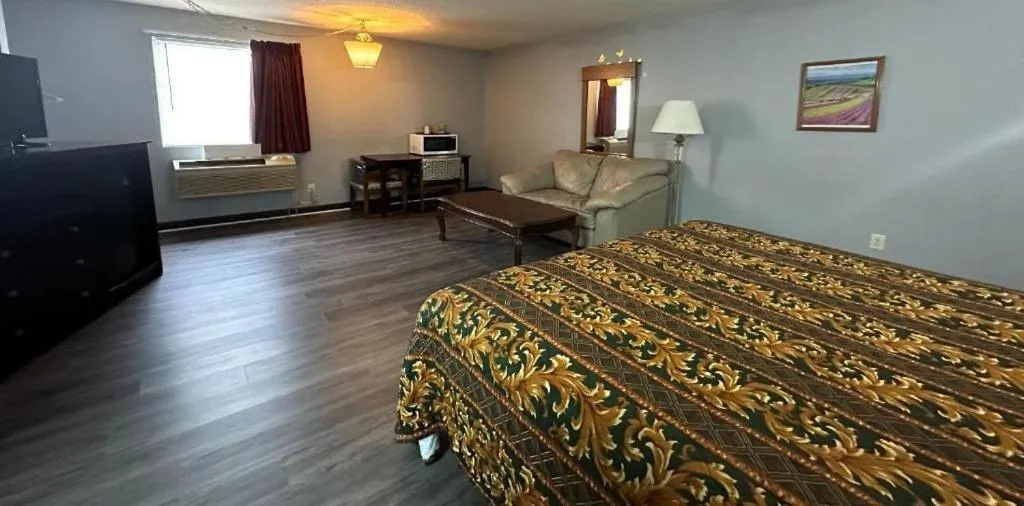 Bed in Fairway Inn Florence Indiana