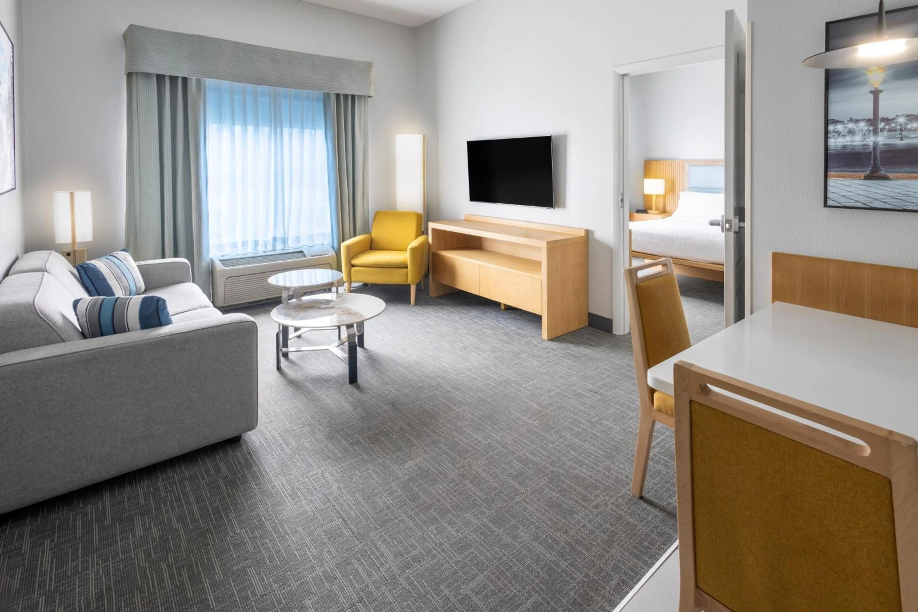 Living room, Bed in Homewood Suites by Hilton Rochester/Greece, NY