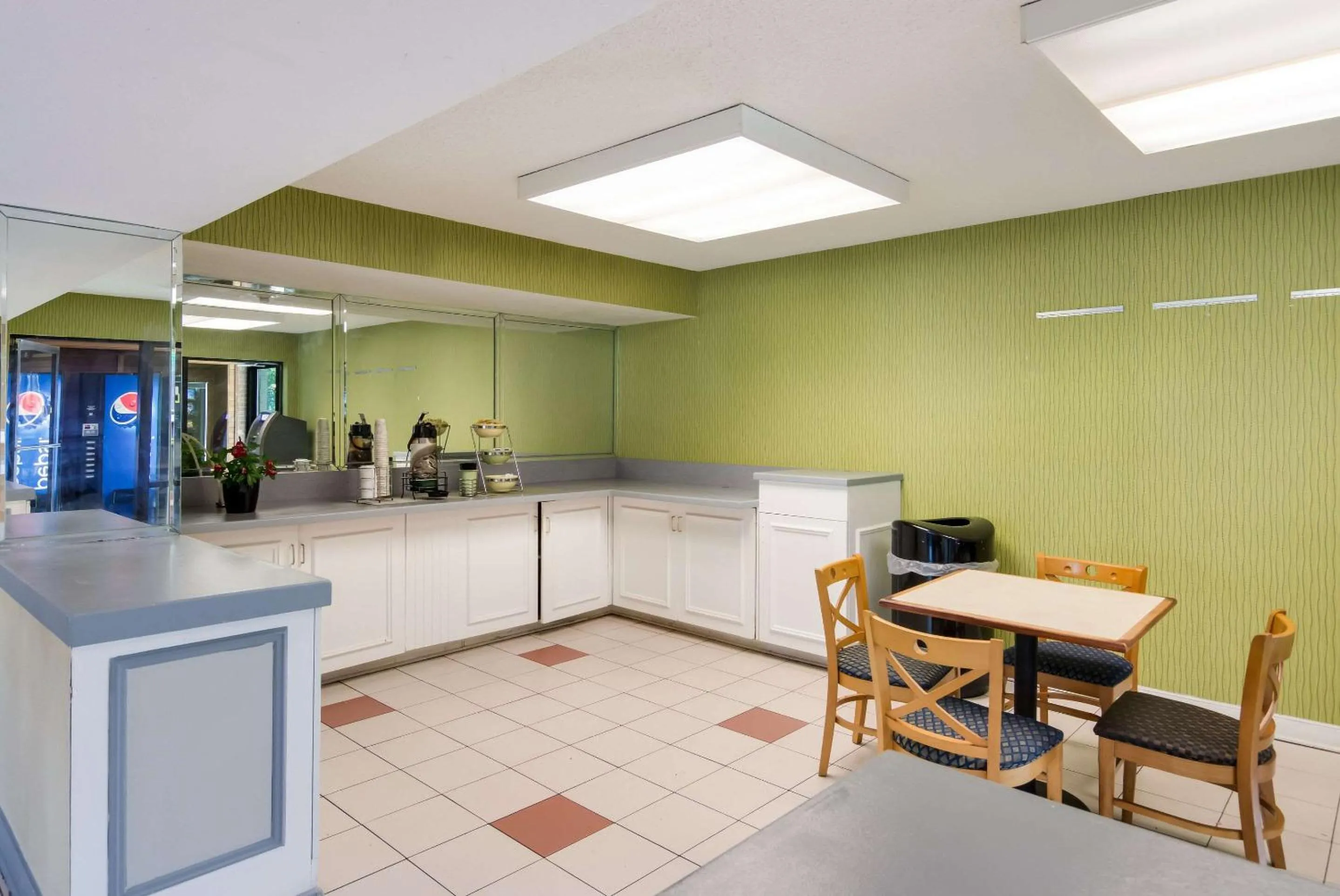 Breakfast in Rodeway Inn At Fort Lee