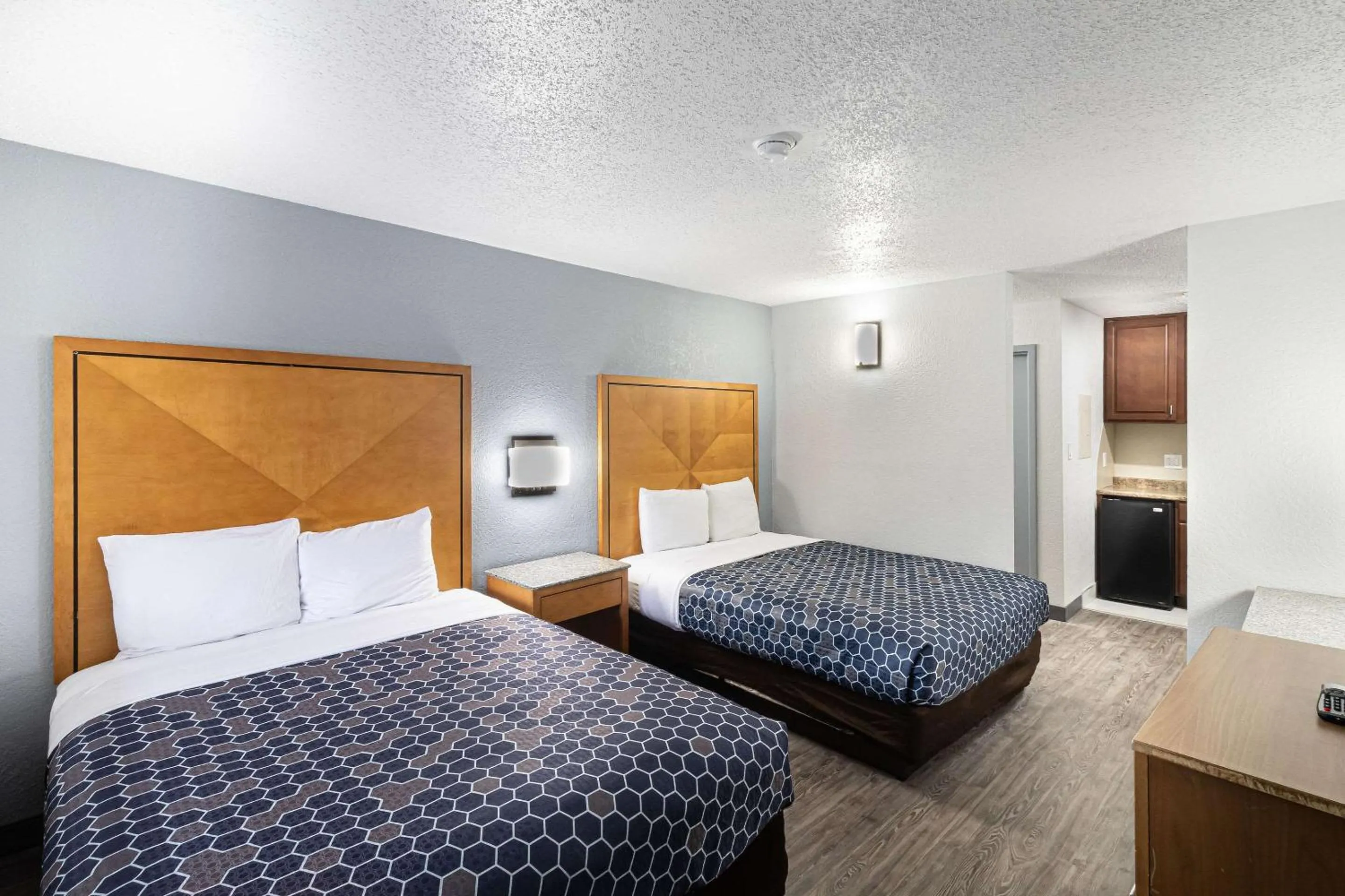 Bedroom, Bed in Rodeway Inn At Fort Lee