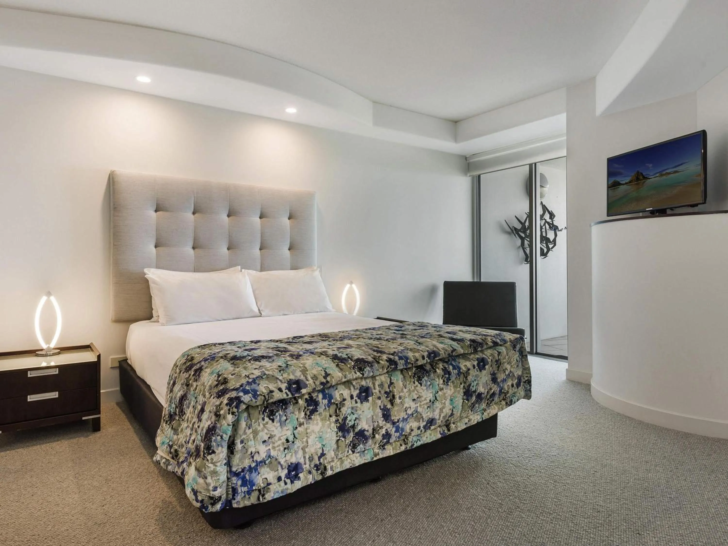 Bedroom, Bed in Mantra Sirocco