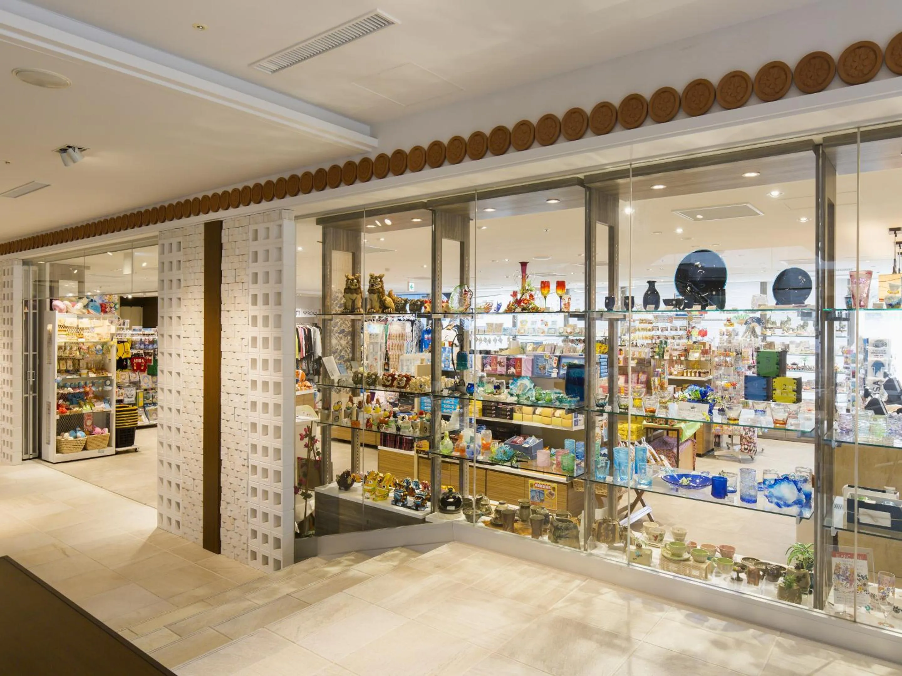 On-site shops in Sheraton Okinawa Sunmarina Resort