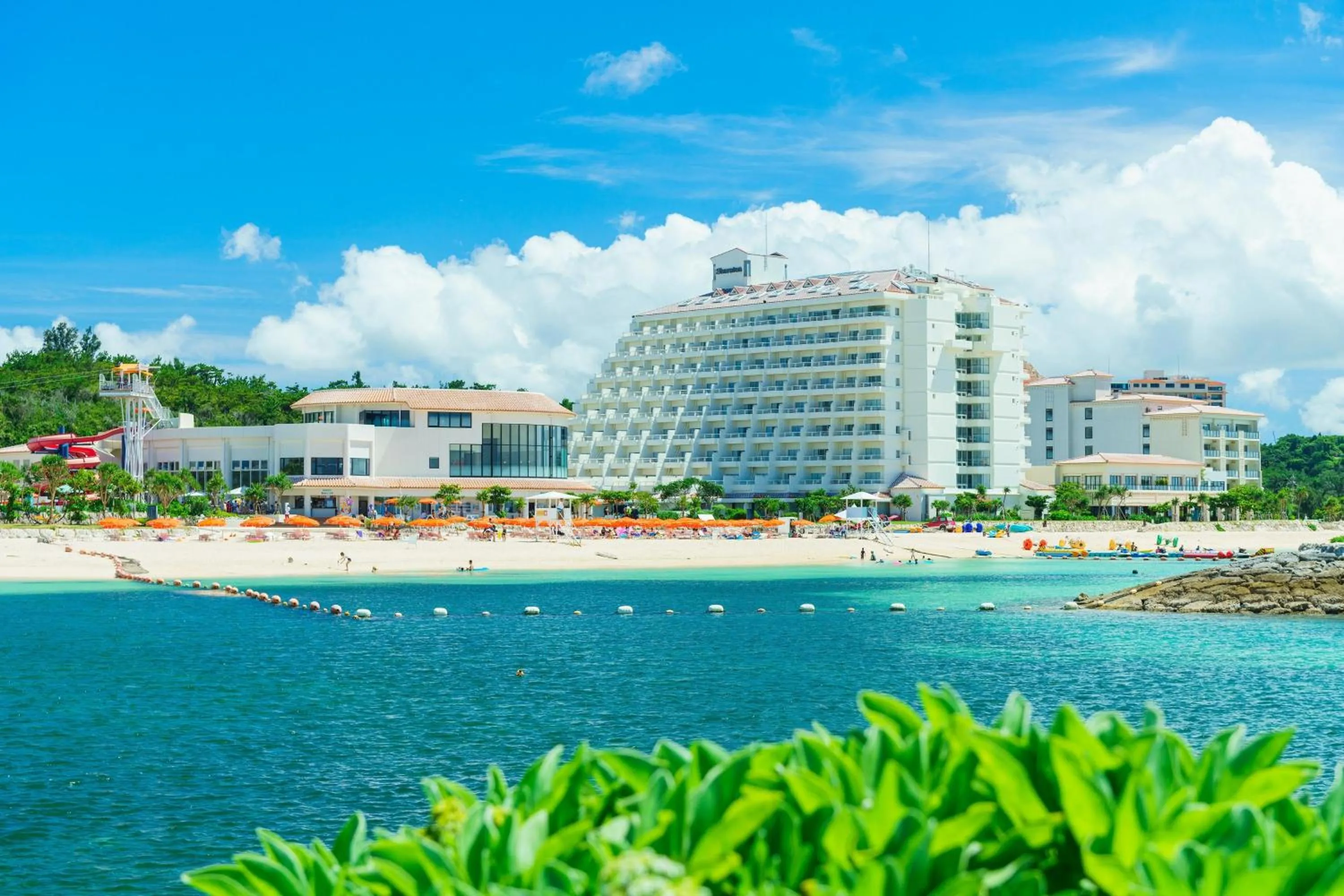 Beach in Sheraton Okinawa Sunmarina Resort