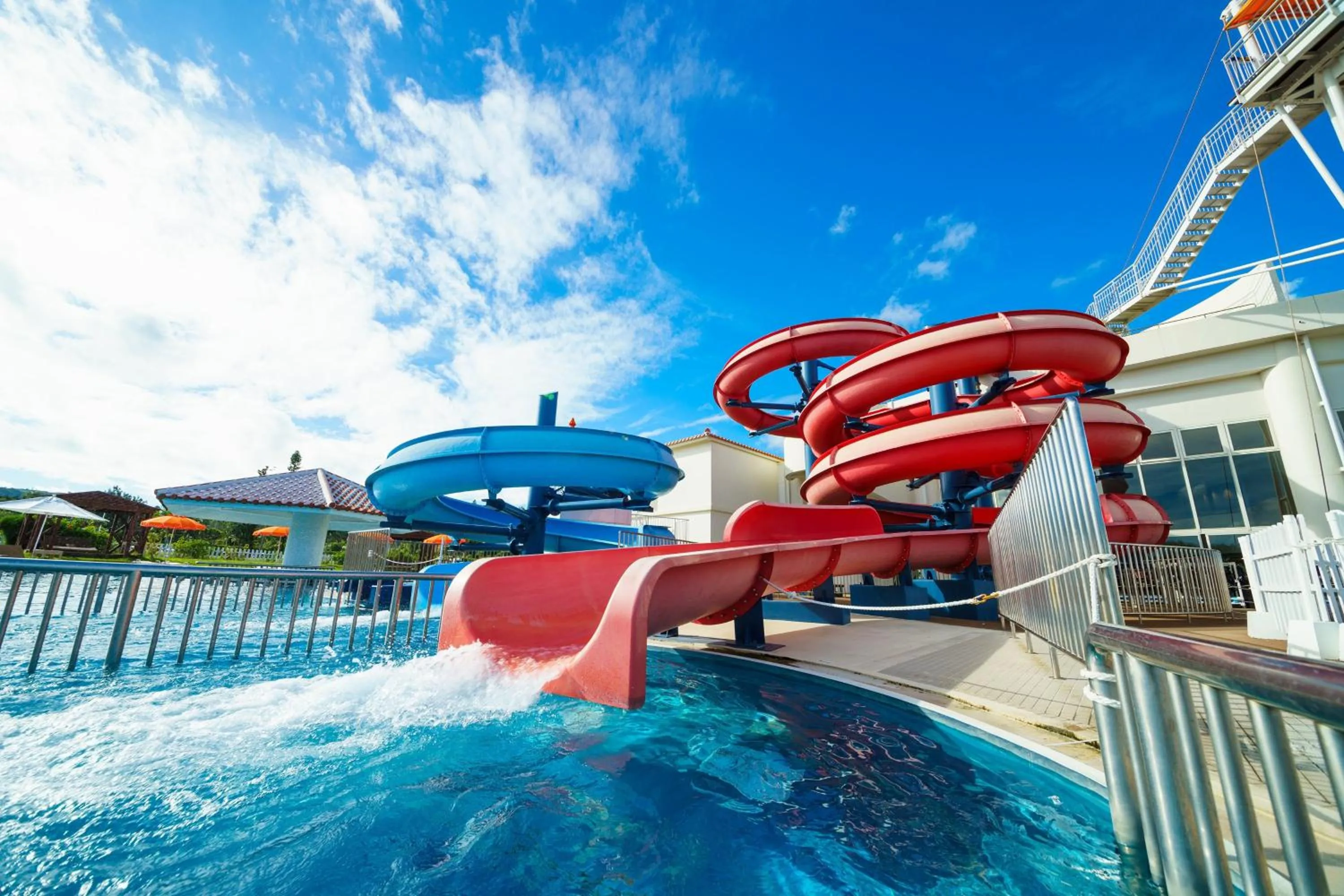 Swimming pool in Sheraton Okinawa Sunmarina Resort