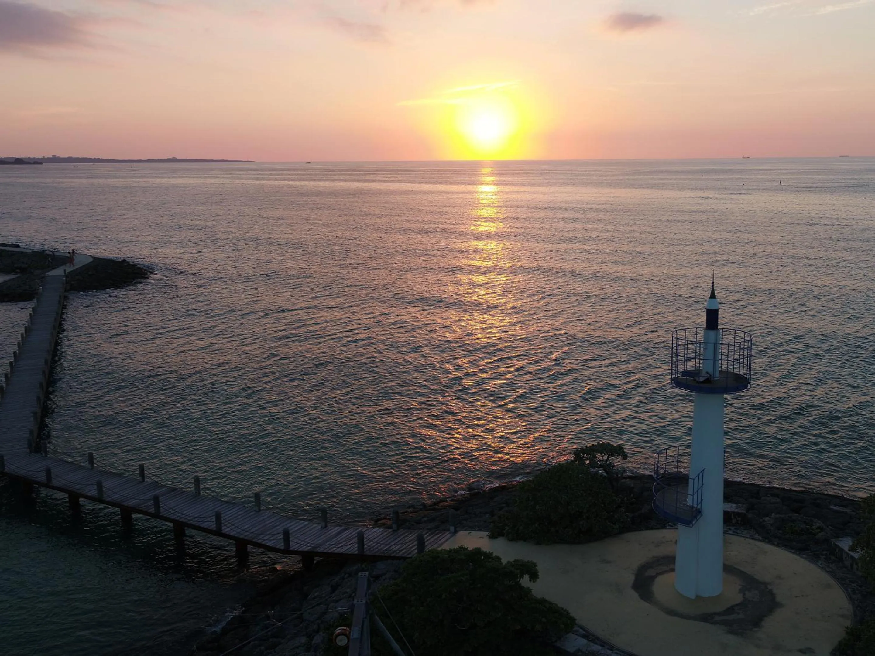 Beach in Sheraton Okinawa Sunmarina Resort