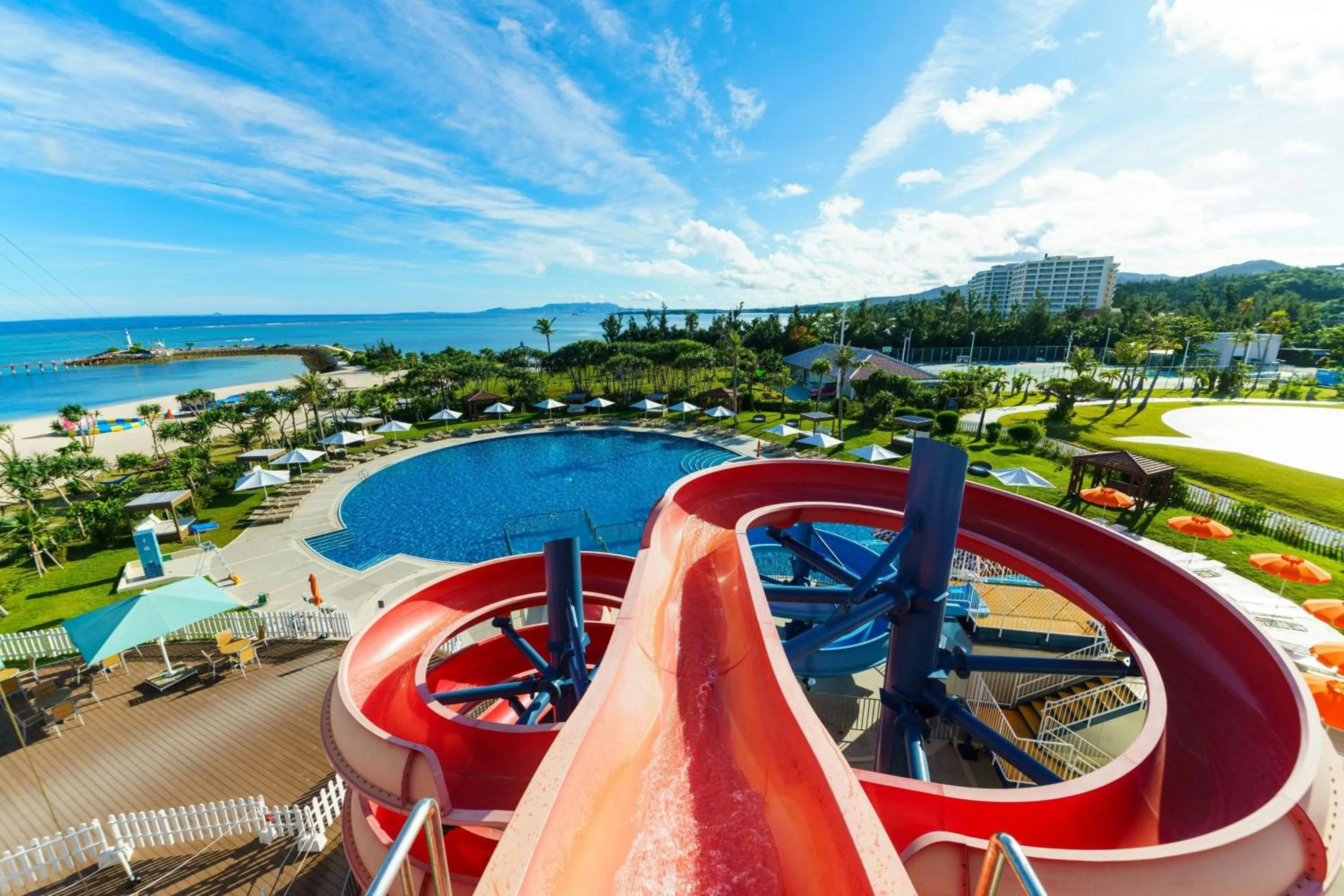 Swimming pool in Sheraton Okinawa Sunmarina Resort