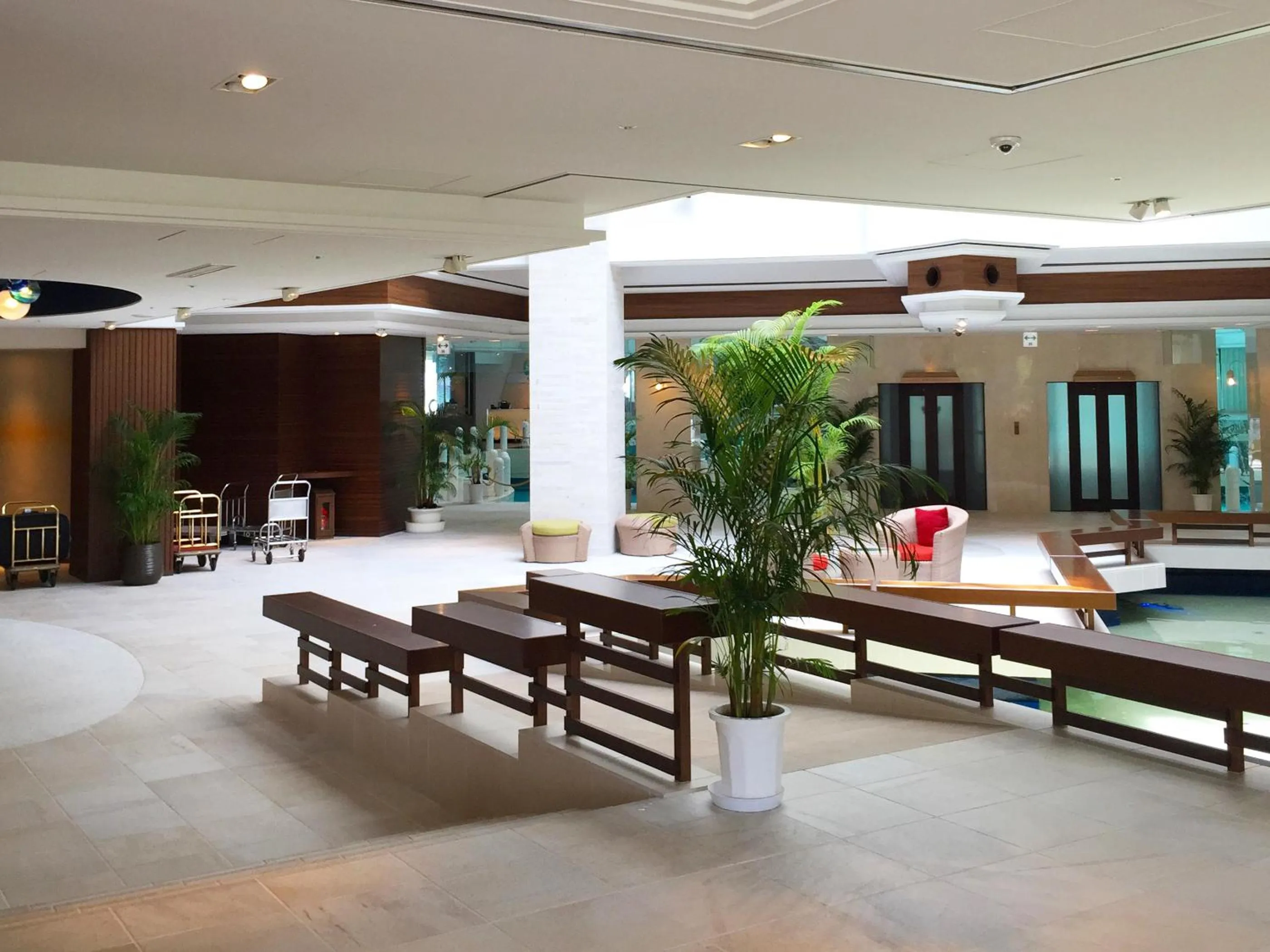 Lobby or reception in Sheraton Okinawa Sunmarina Resort