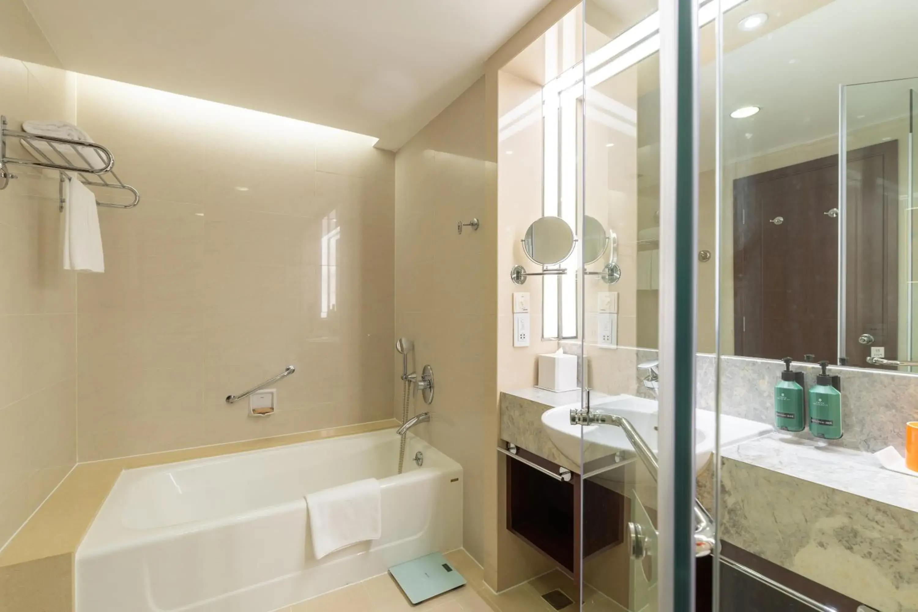 Superior Double Room in Shangri-La Dalian Superior Double Room in Shangri-La Dalian