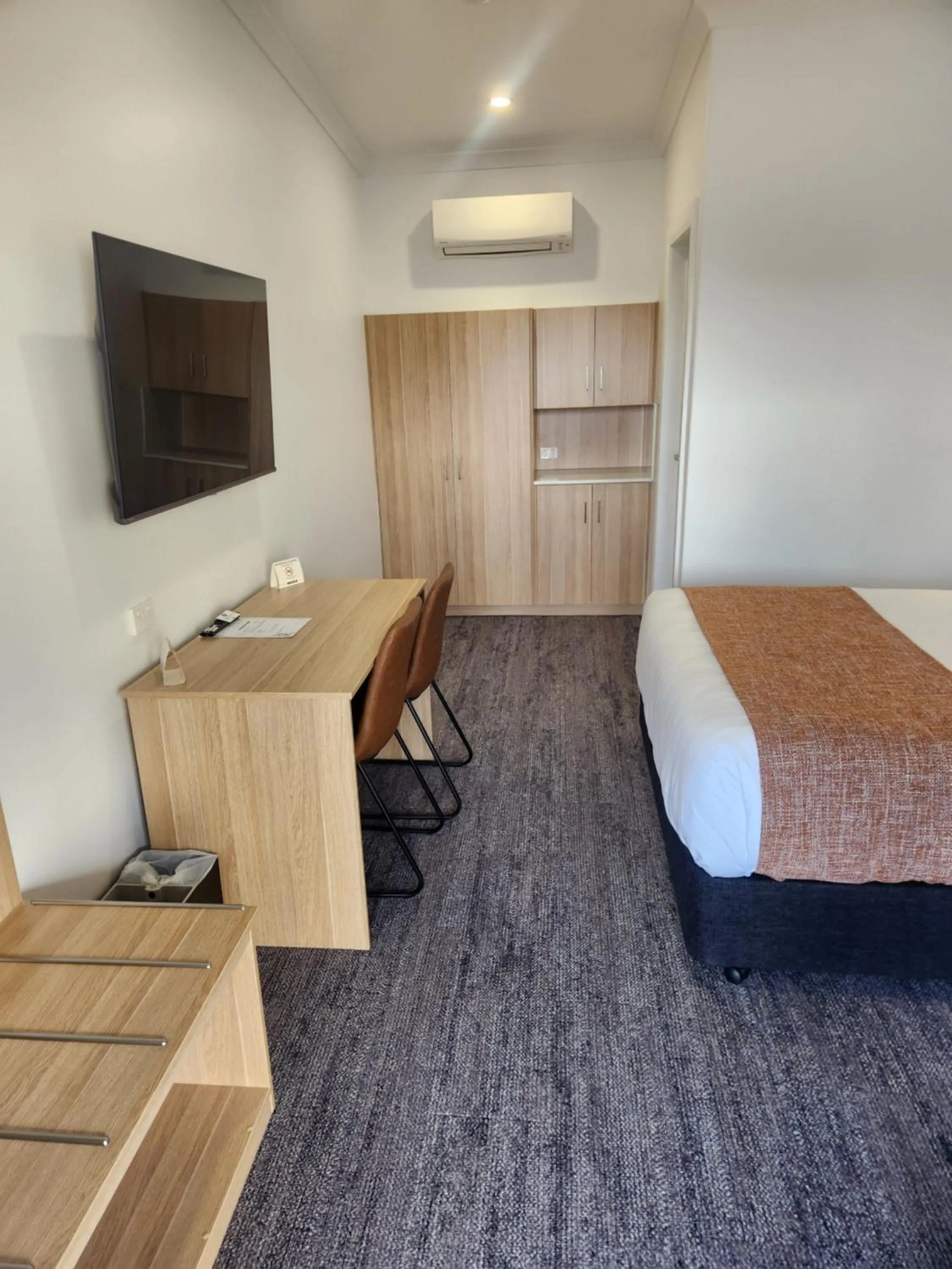 Bedroom, Bed in Econo Lodge Mildura