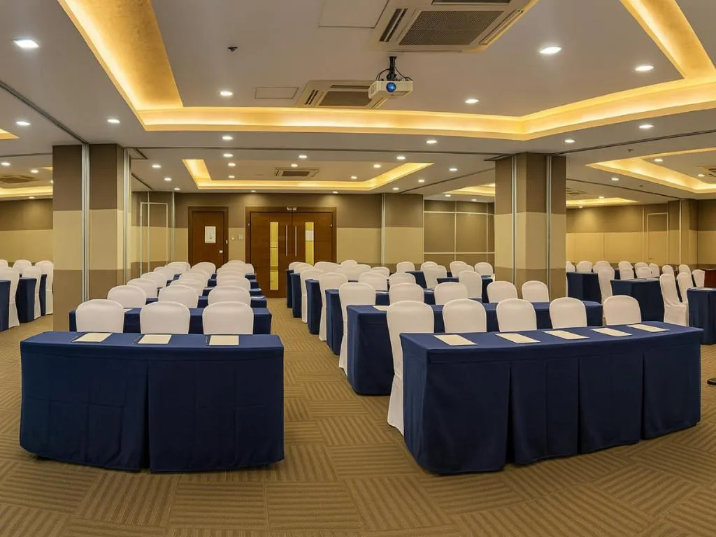 Meeting/conference room in Castle Peak Hotel
