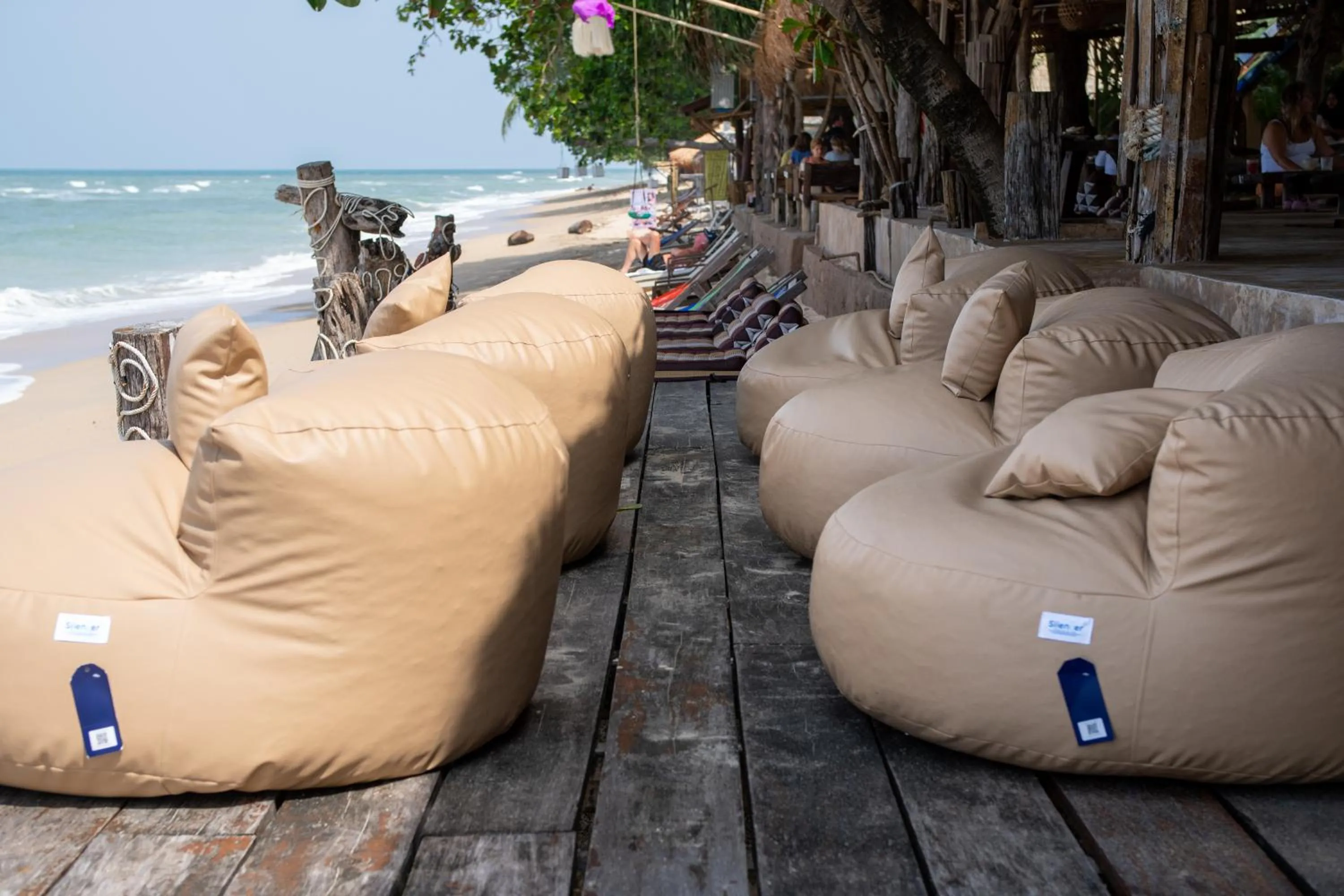 Restaurant/places to eat in Lanta Riviera Beach Resort