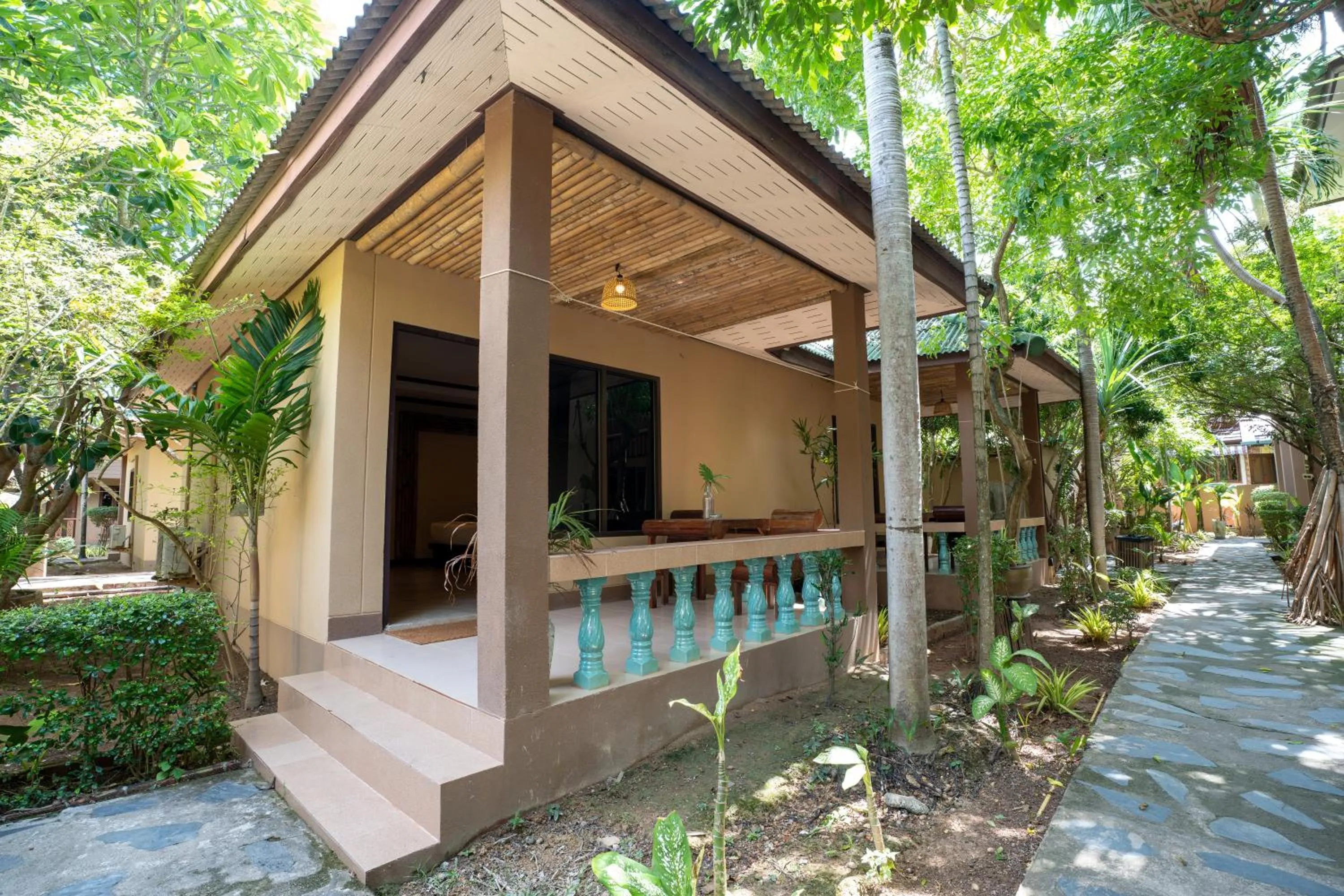 Lanta Riviera Beach Resort