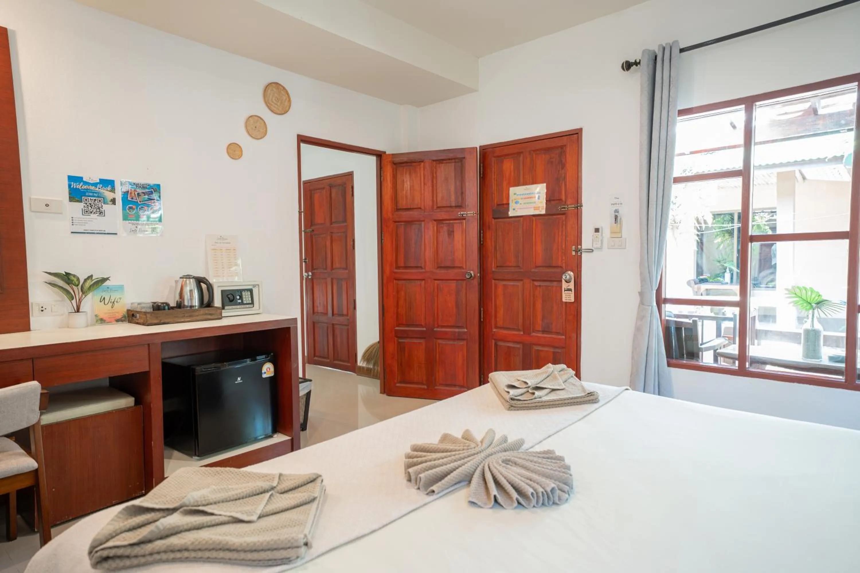 Floor plan, Bed in Lanta Riviera Beach Resort