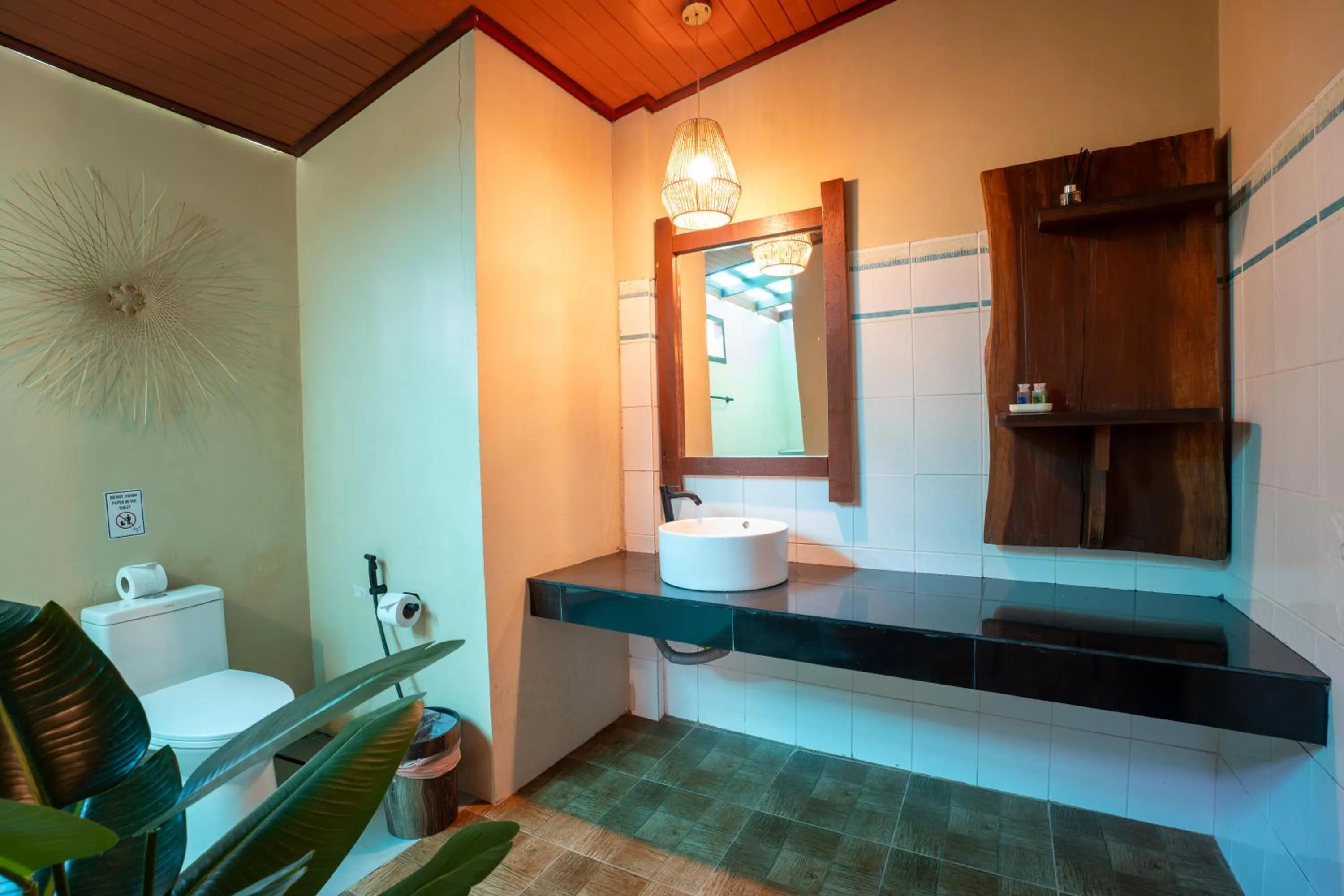 Toilet in Lanta Riviera Beach Resort
