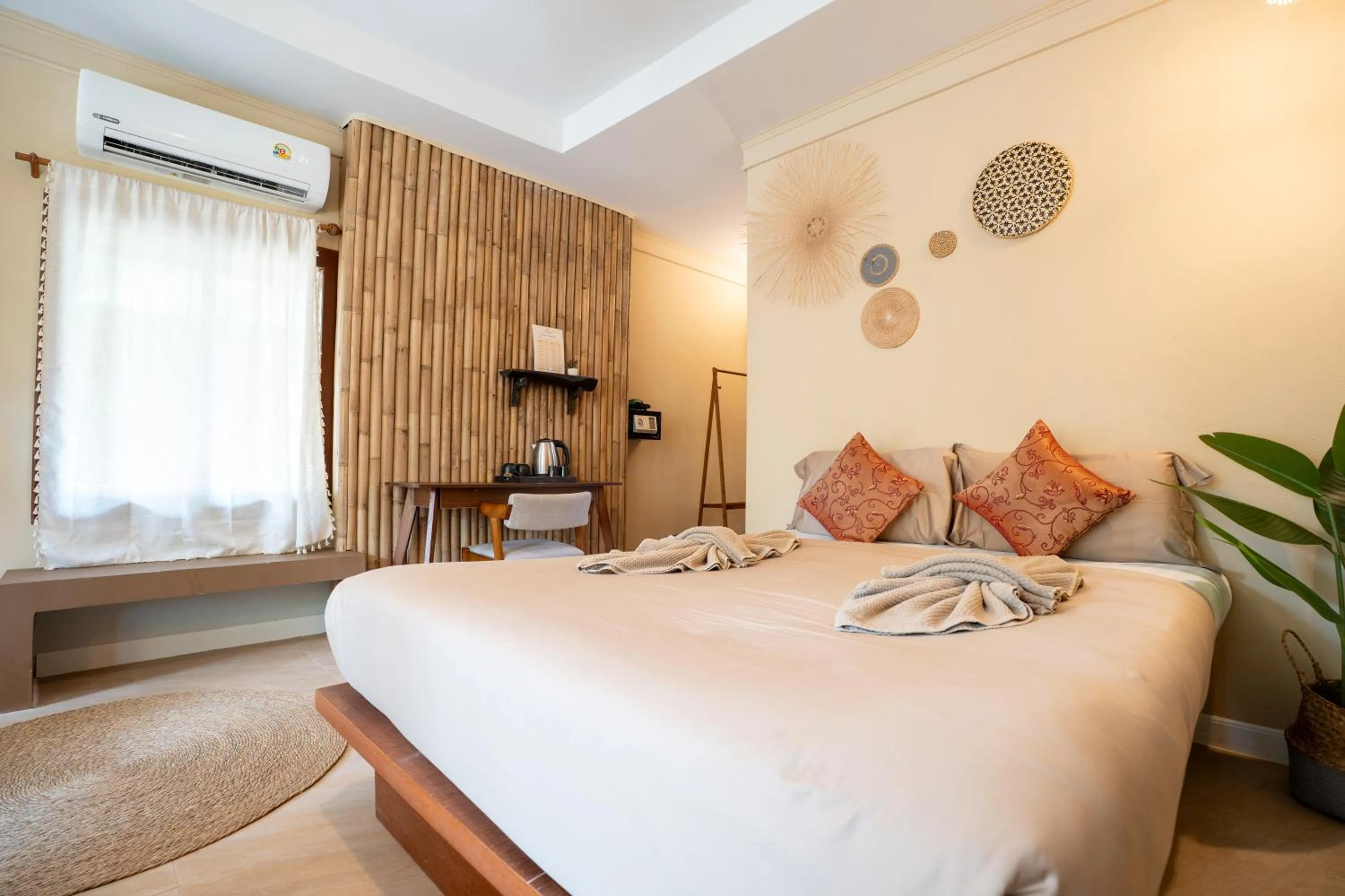 Bed in Lanta Riviera Beach Resort