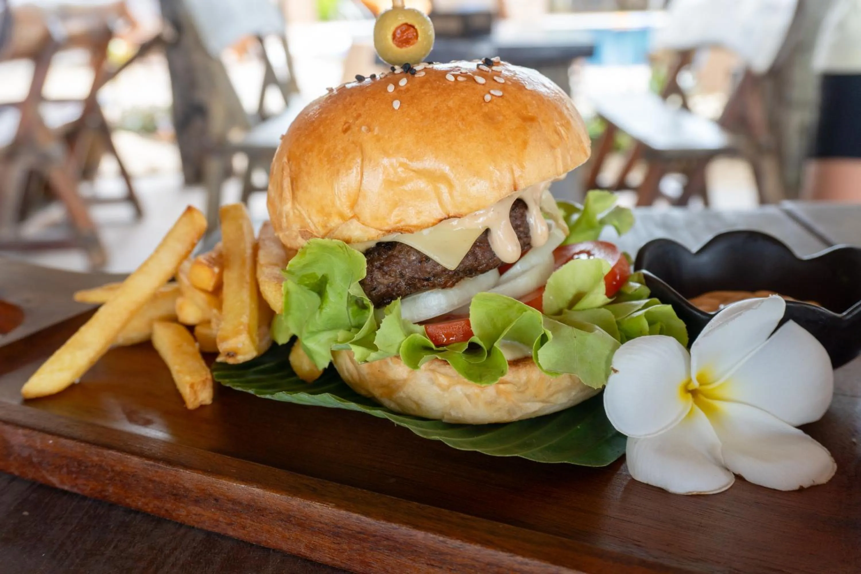 Restaurant/places to eat in Lanta Riviera Beach Resort