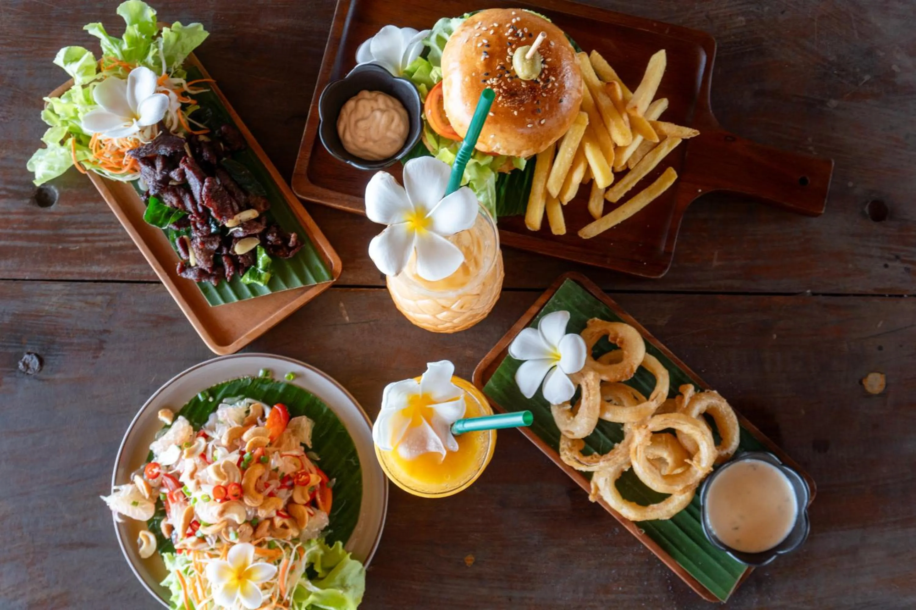 Restaurant/places to eat in Lanta Riviera Beach Resort