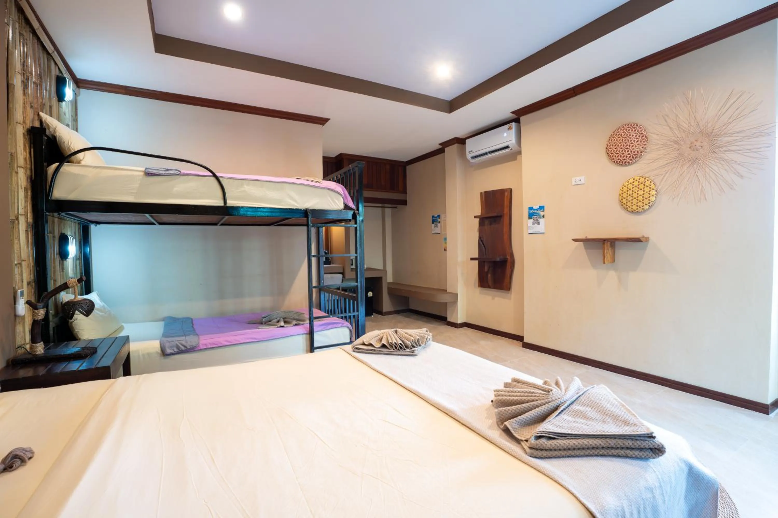 Bed in Lanta Riviera Beach Resort