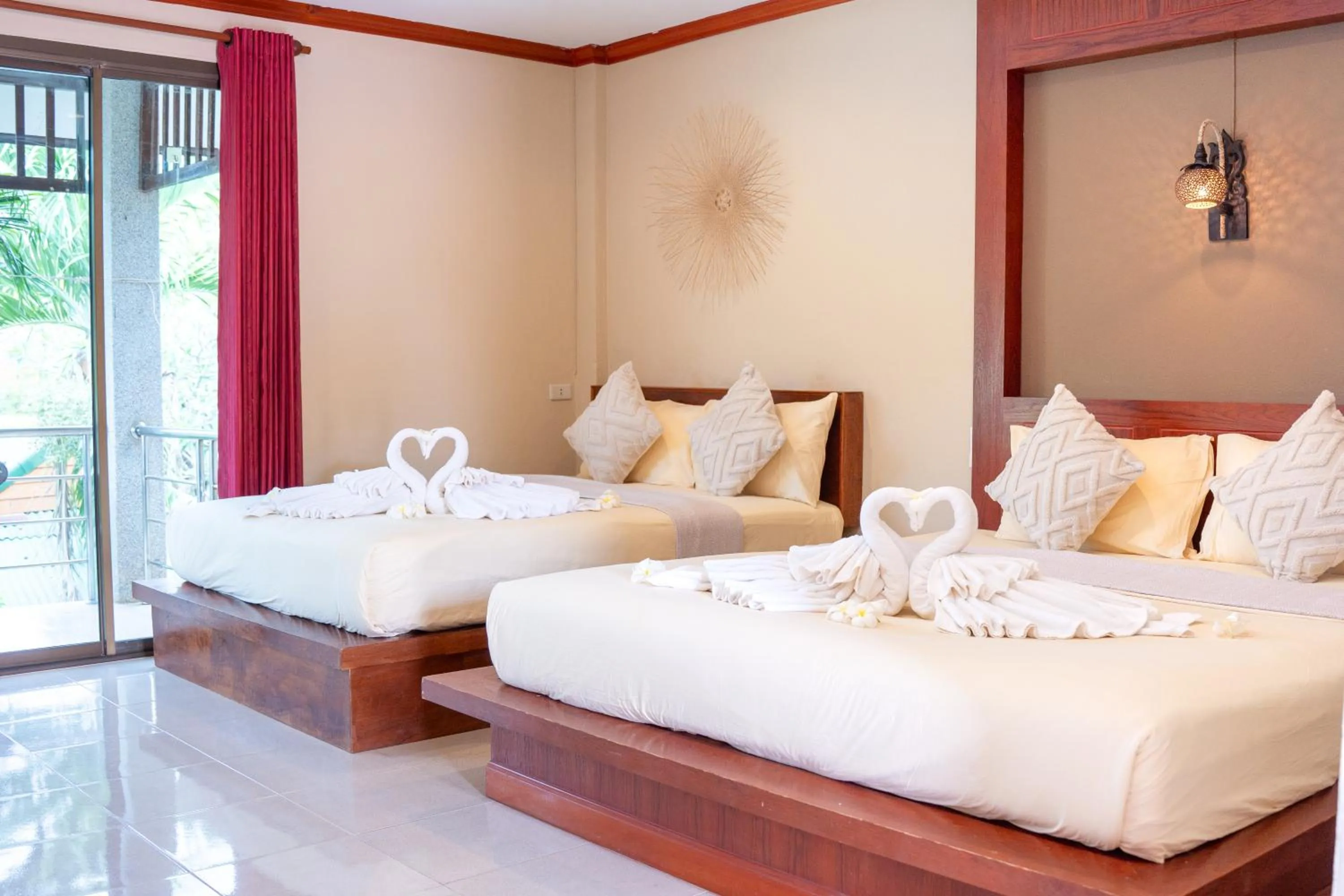 Bed in Lanta Riviera Beach Resort