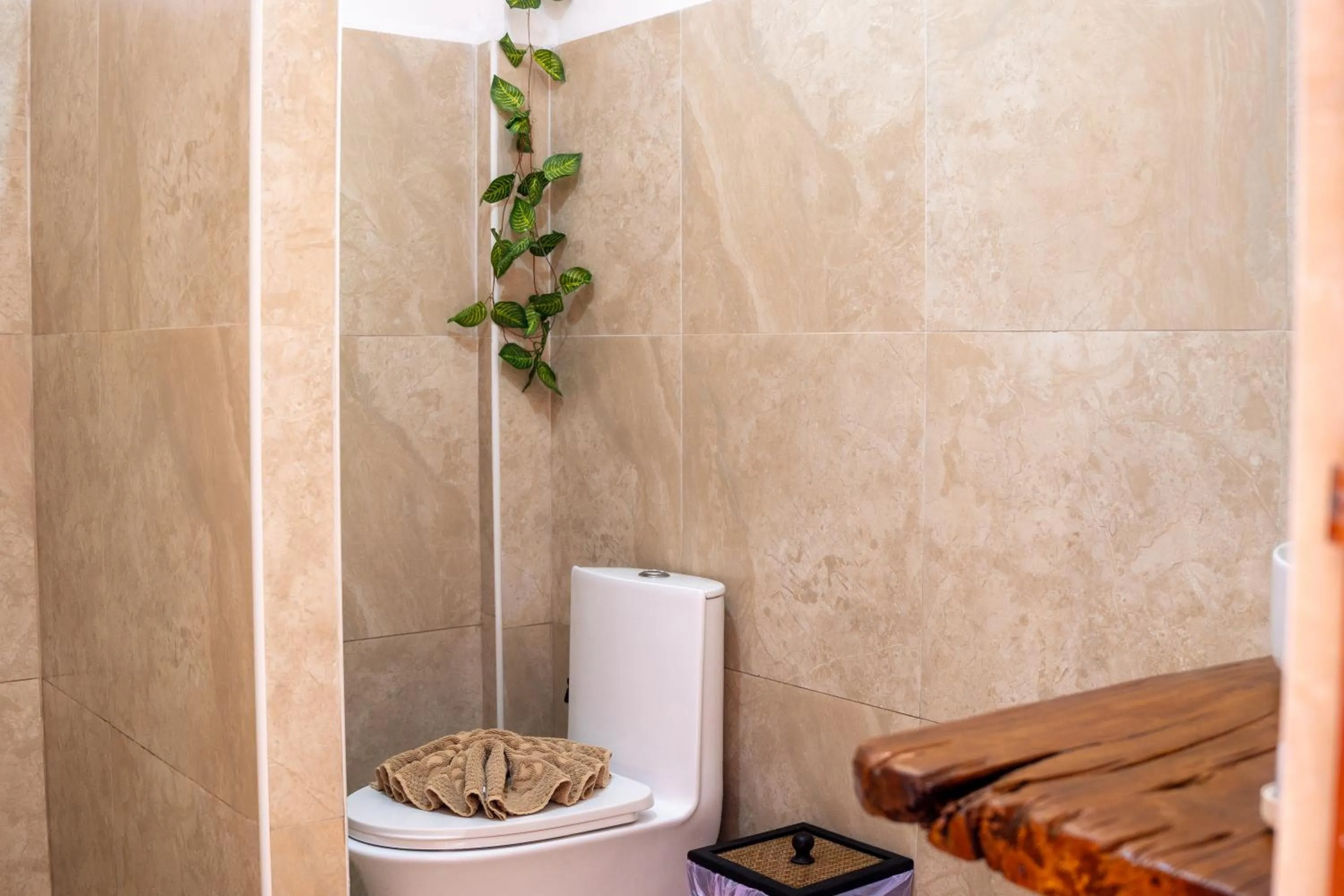 Shower in Lanta Riviera Beach Resort